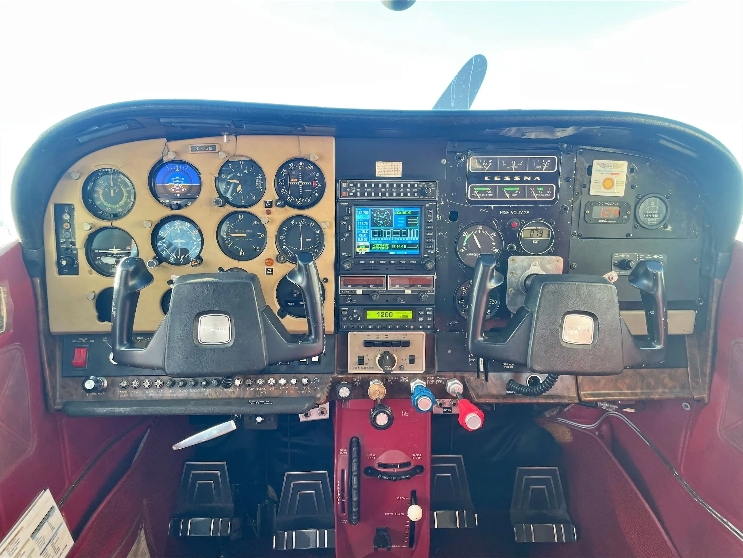 N1735M_Interior.jpg