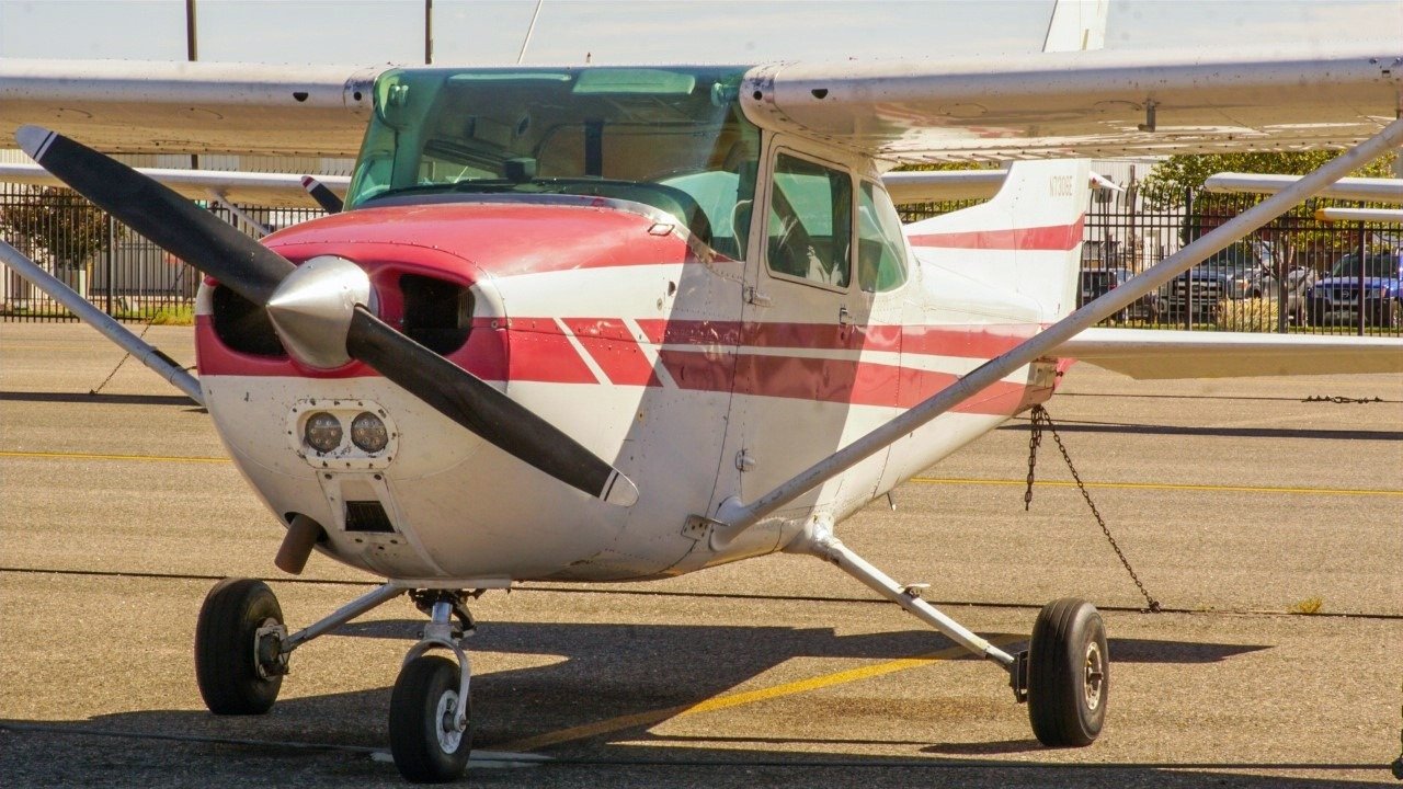 N7306E_Exterior.jpg