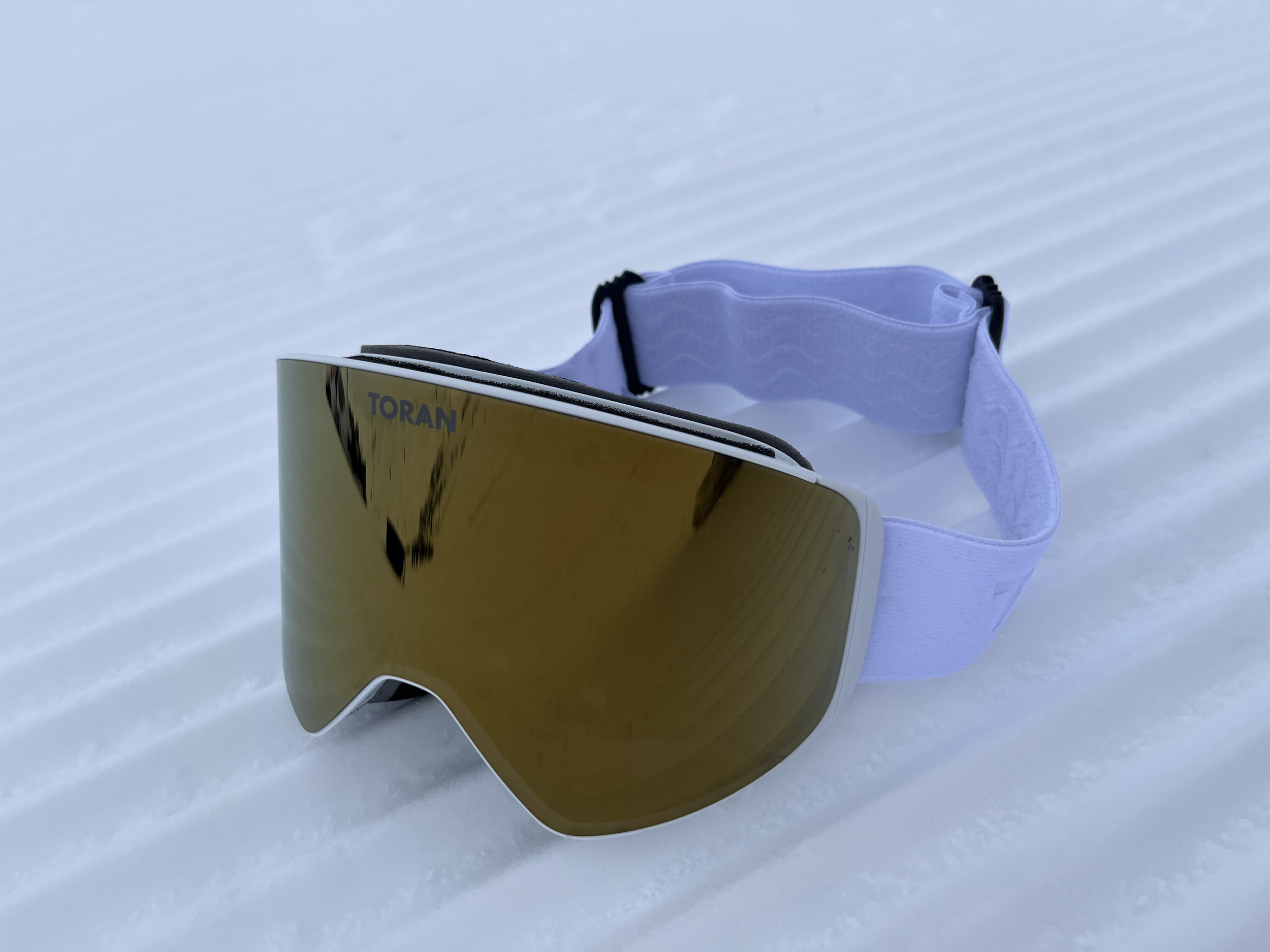 guld uden stof bagi.png