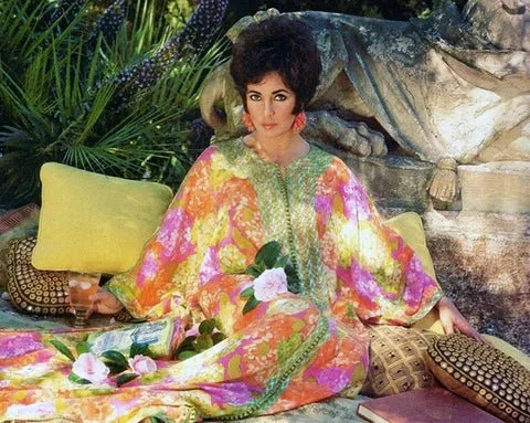 1967-Henry-clarke-vogue-liz-taylor-caftan_large_93e38905-0fb4-4363-b6c1-ea8d0d898c39.jpeg