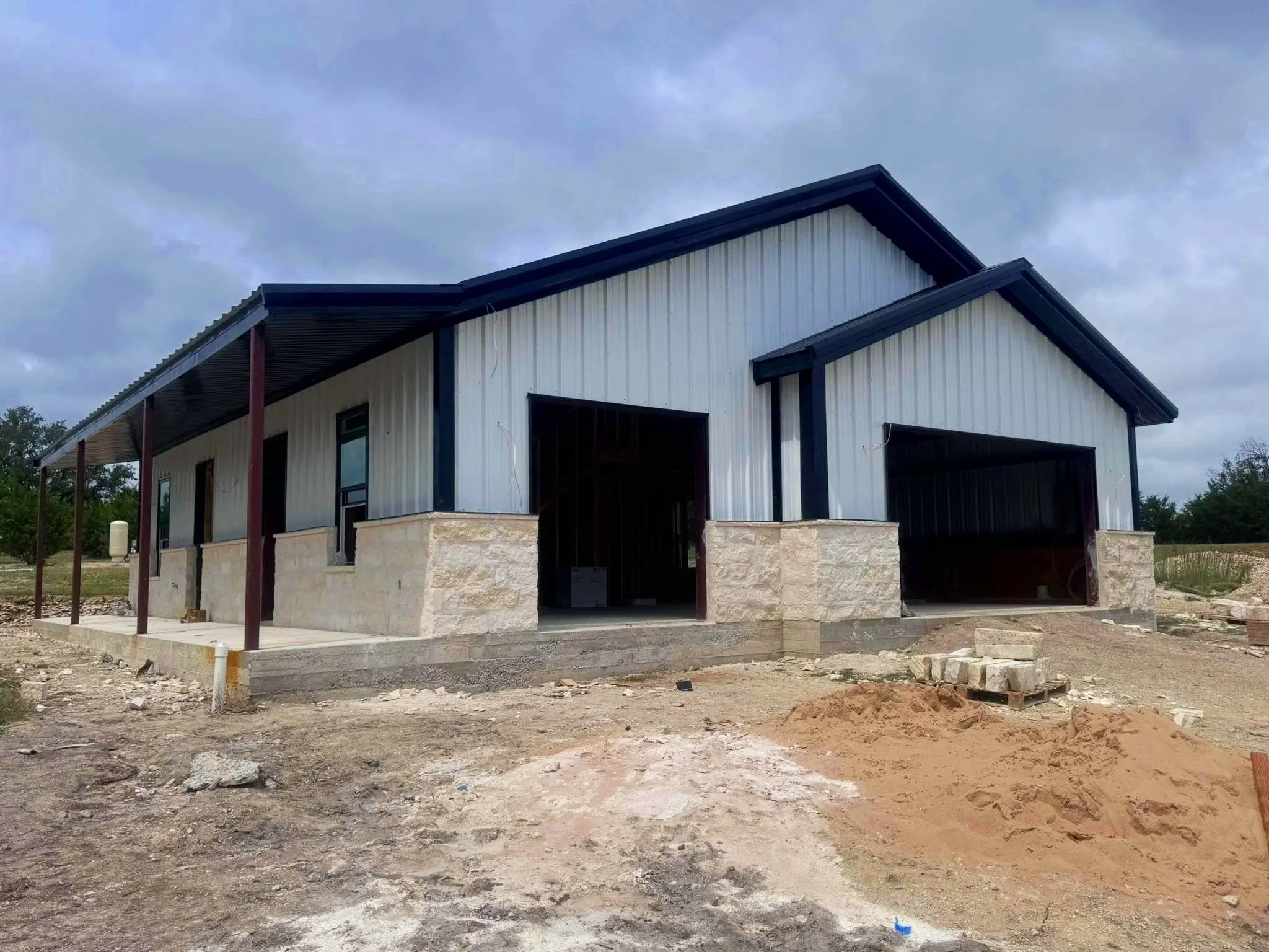 BARNDOMINIUM IN LAMPASAS, TX