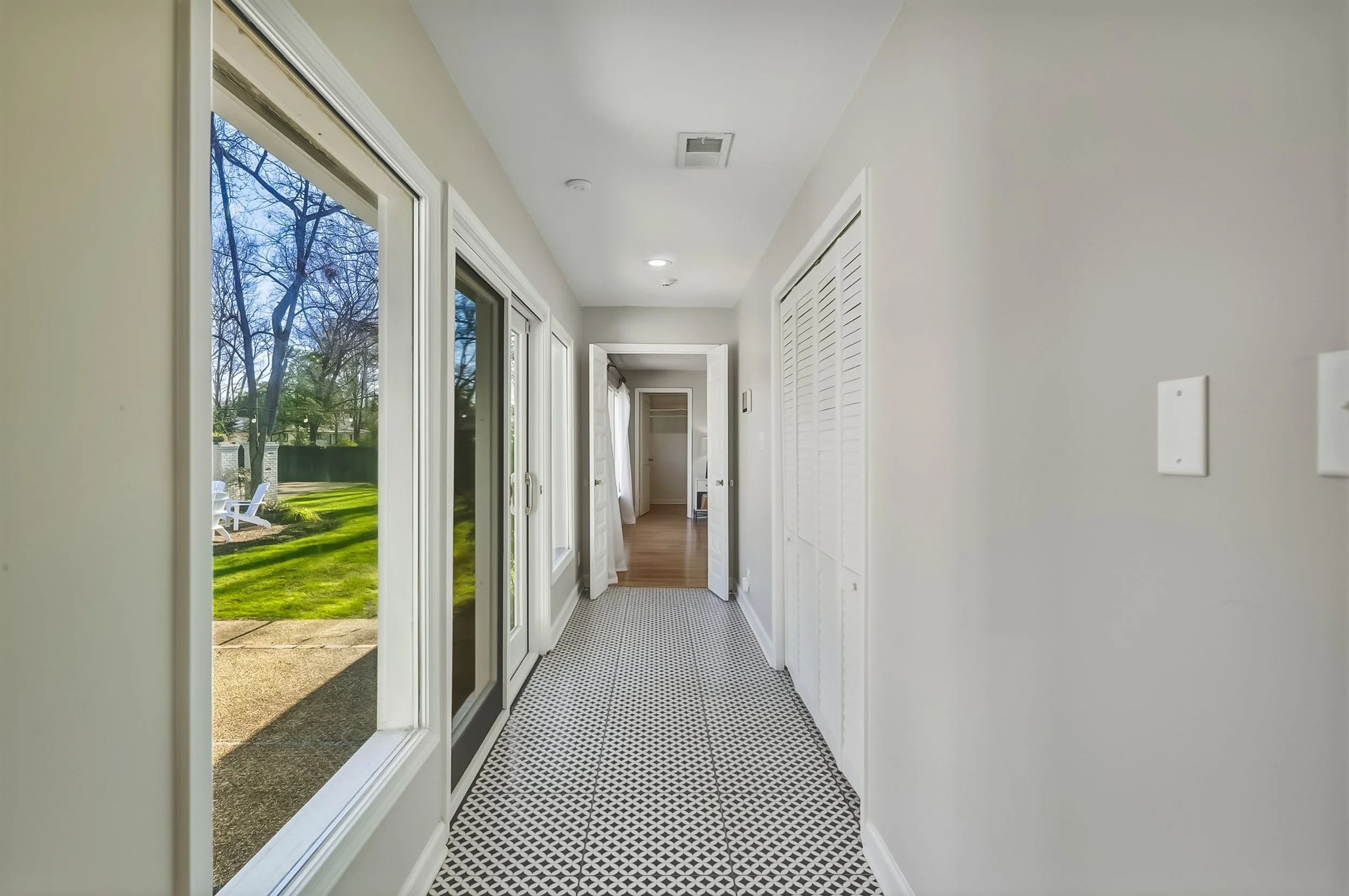 038-5155 Shady Grove Rd-MLS Version.jpg