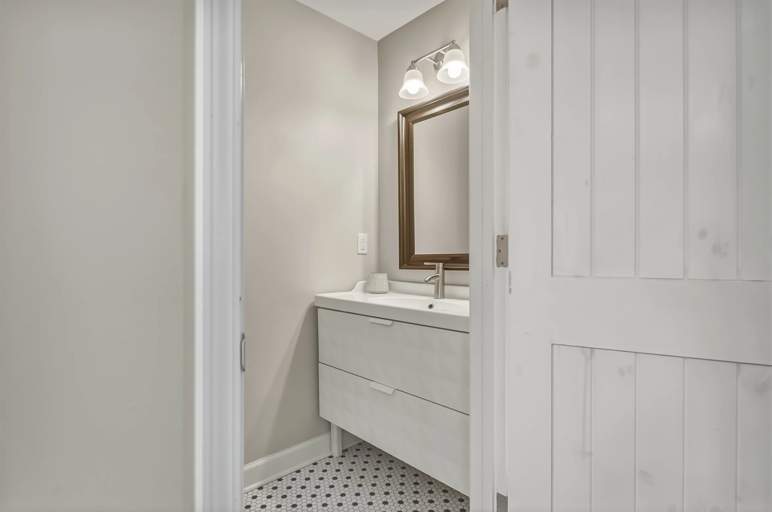 036-5155 Shady Grove Rd-MLS Version.jpg