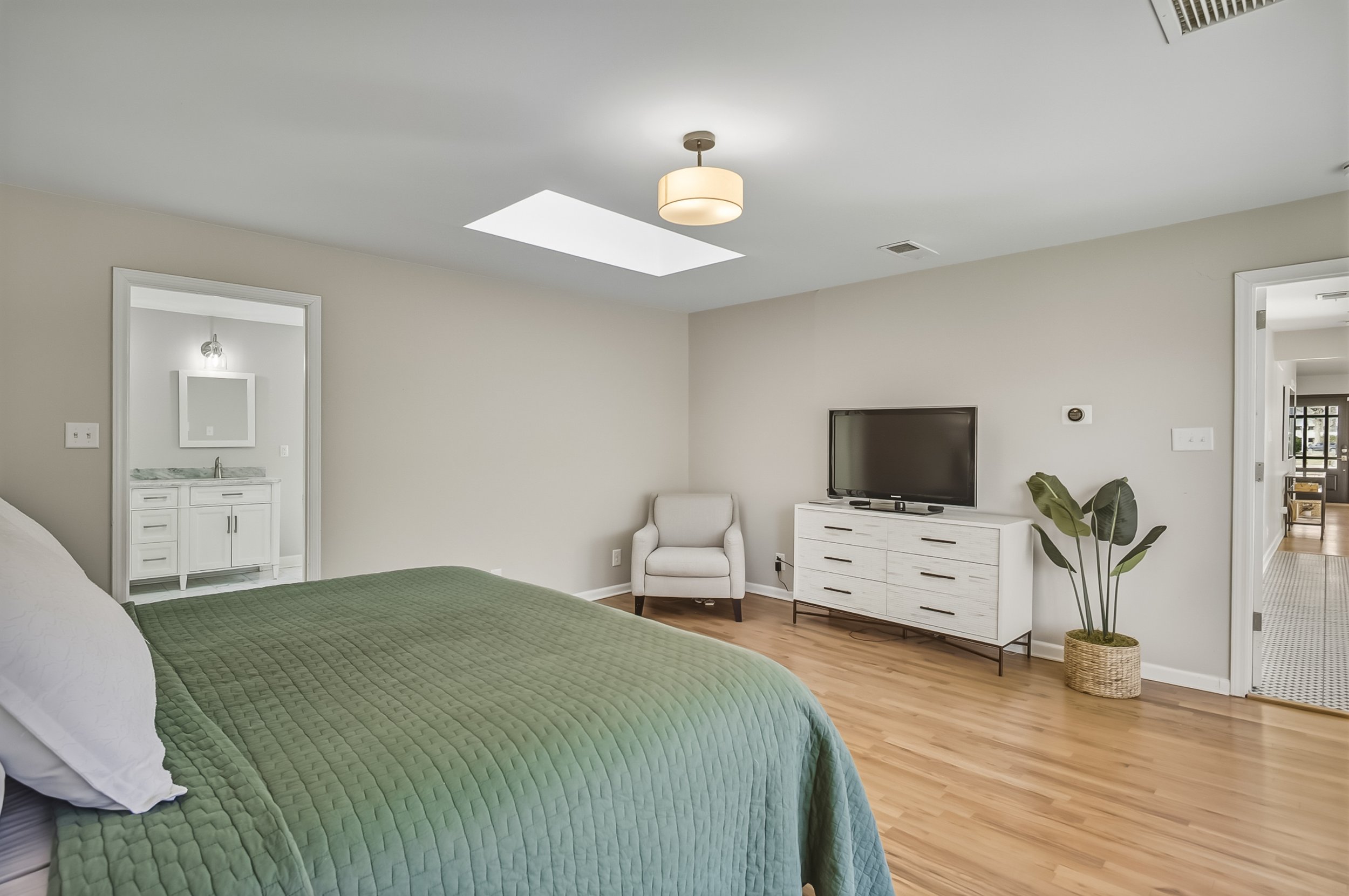 040-5155 Shady Grove Rd-MLS Version.jpg