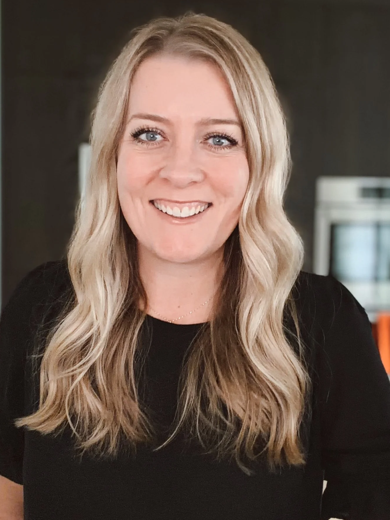 Lora Brady Holistic Health Practitioner smiling