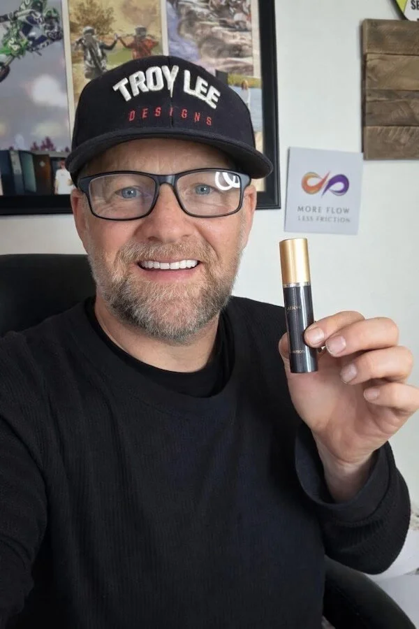 iHeRQles review testimonial describing improved gut health, brain fog, and skin