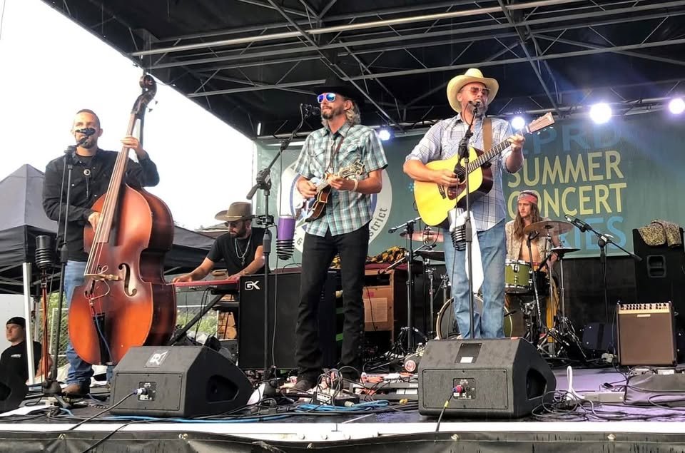The Wrecklunds: Live at Mershops Market Days