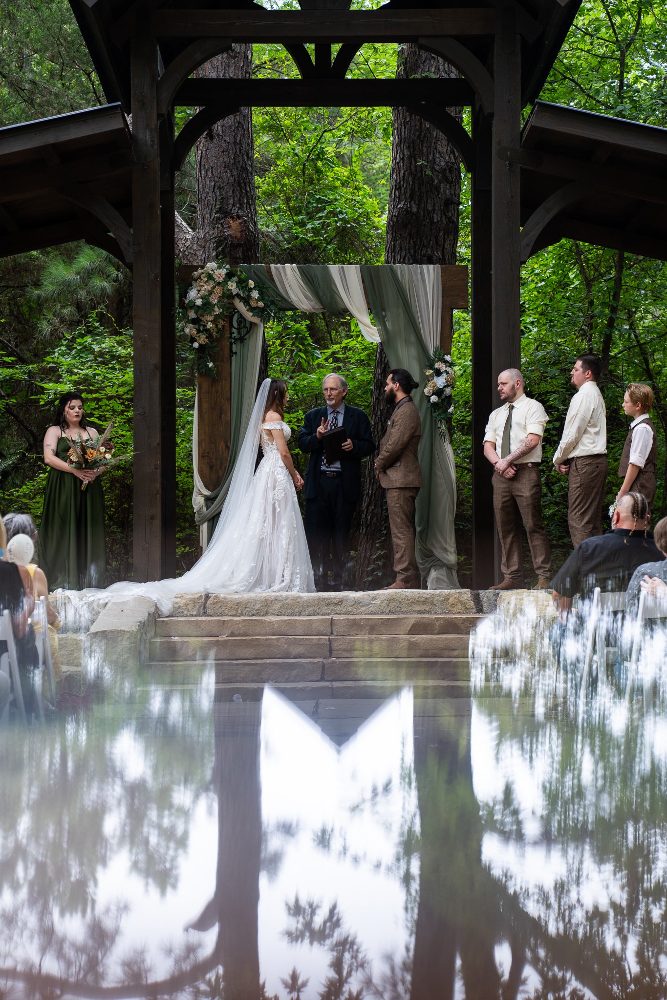 Hannah & Jon Sneak Peek-14.jpg
