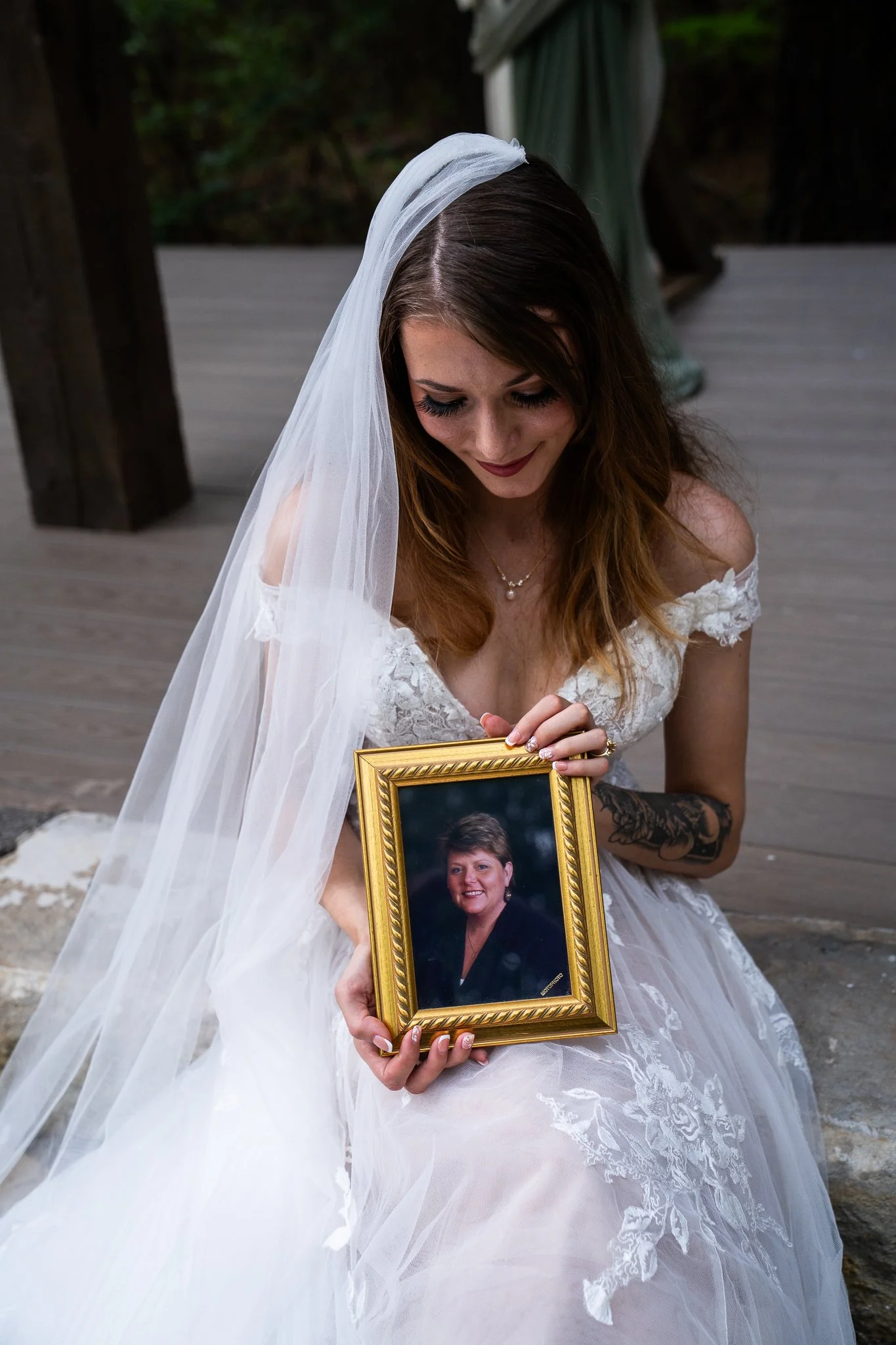Hannah & Jon Sneak Peek-24.jpg