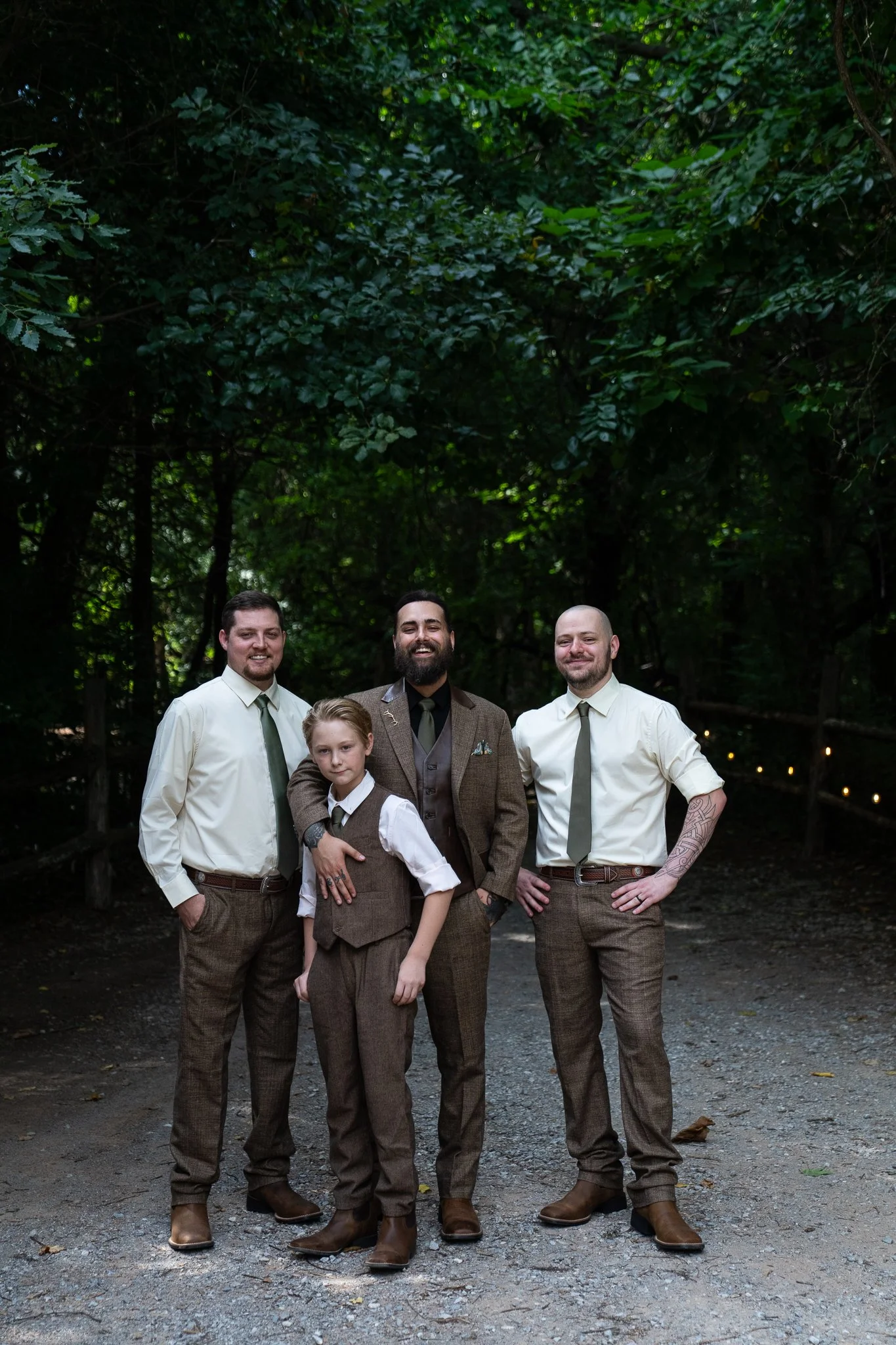 Hannah & Jon Sneak Peek-8.jpg