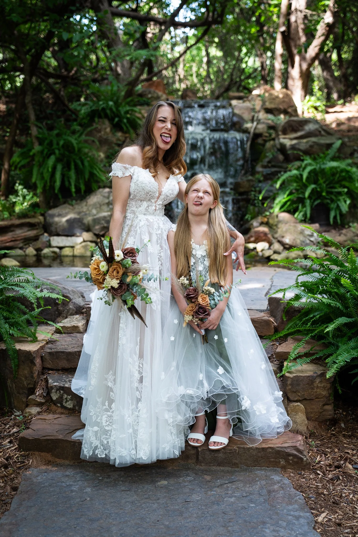 Hannah & Jon Sneak Peek-5.jpg