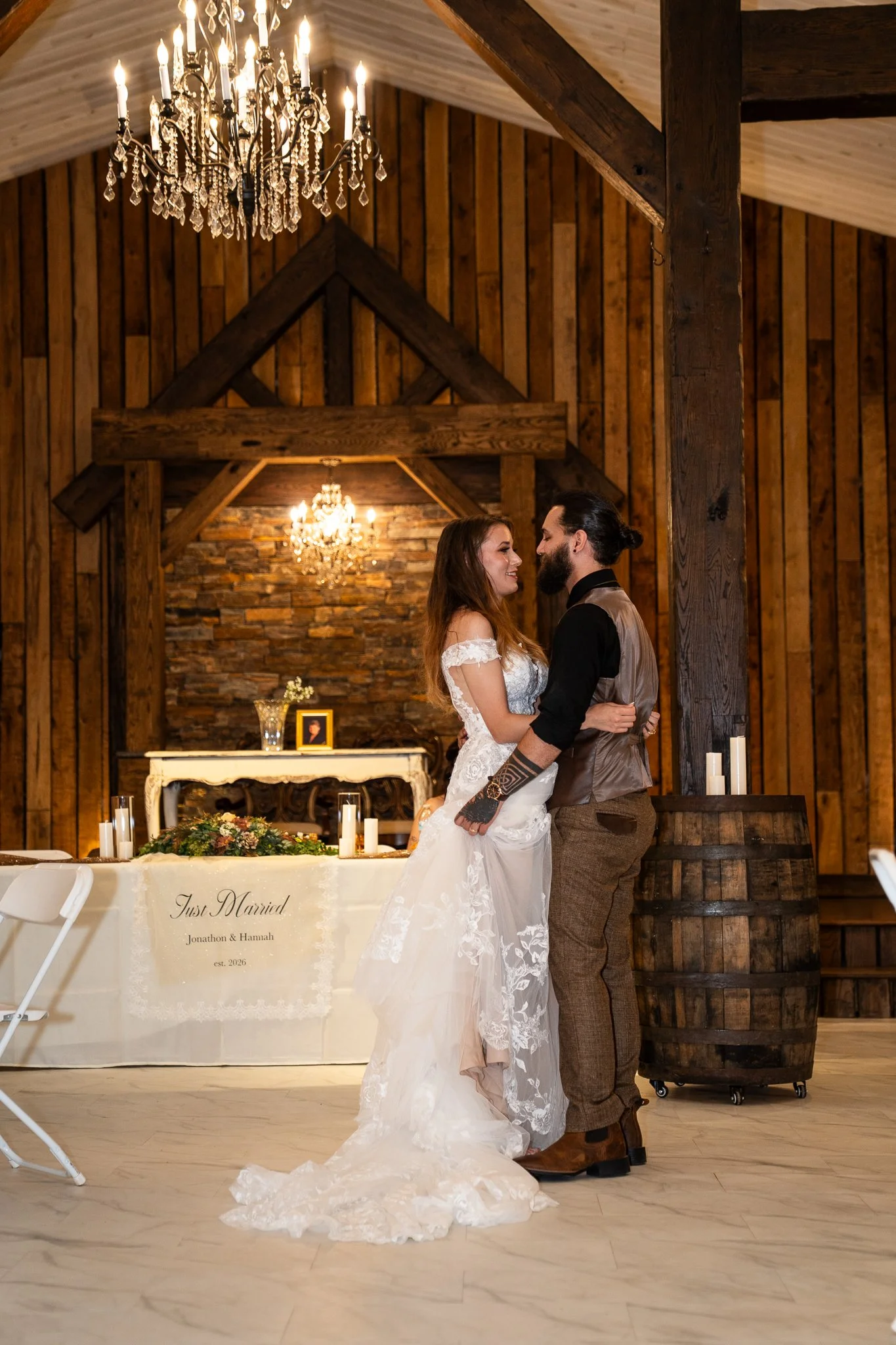 Hannah & Jon Sneak Peek-25.jpg