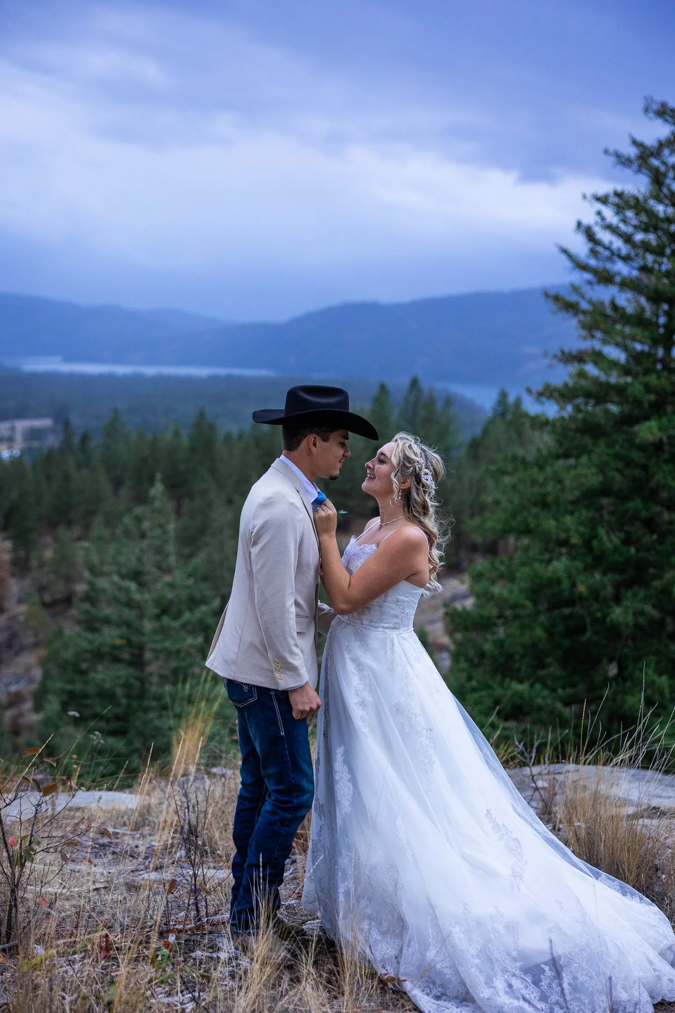 Kailey & Daniel Preview-3.jpg