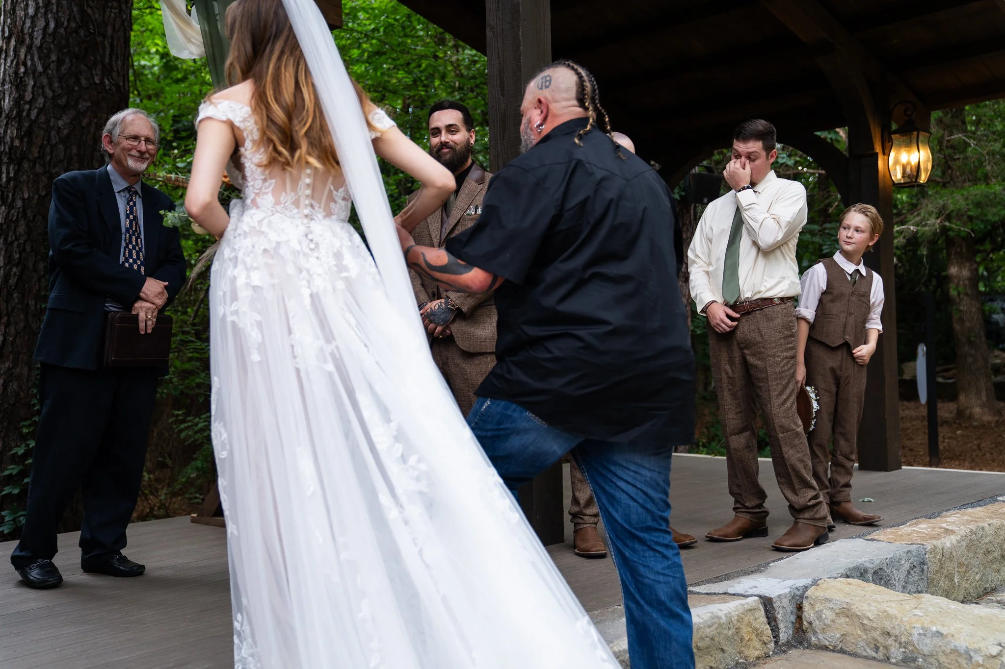 Hannah & Jon Sneak Peek-11.jpg
