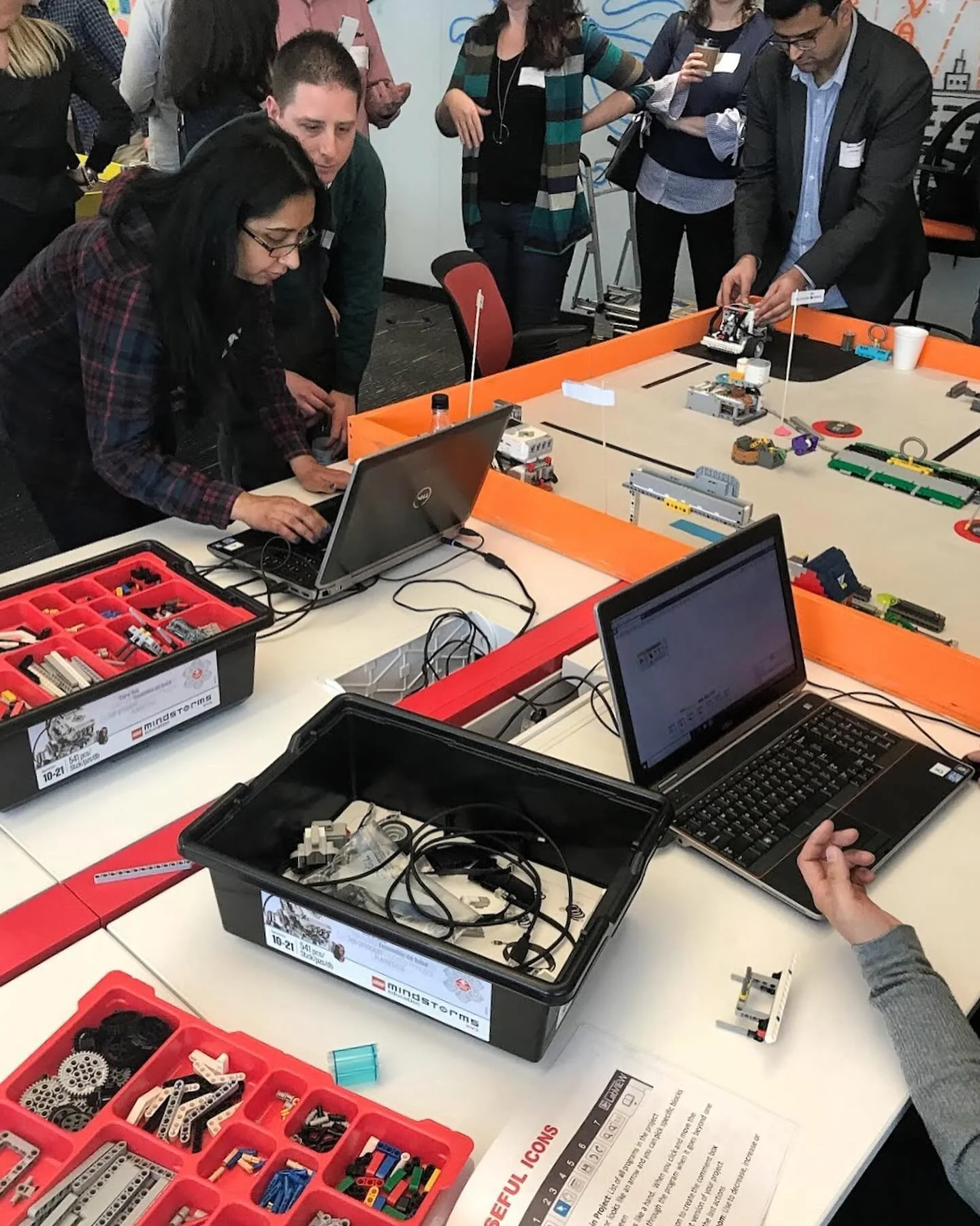 Some sneakpeeks from our session at P&amp;G Canada! 

Thank you for trusting us for your team building event.
.
.
.
#CorporateEvents #CanadaCorporateEvents #CorporateTeamBuilding #TeamBuilding #Lego #RoboticsTeamBuilding #TeamBuildingEvents