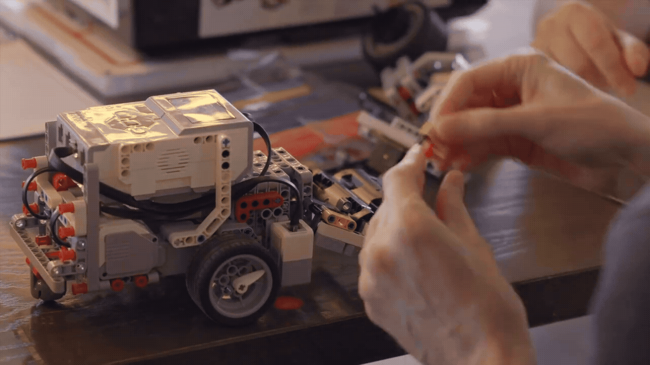 Team building a robot
