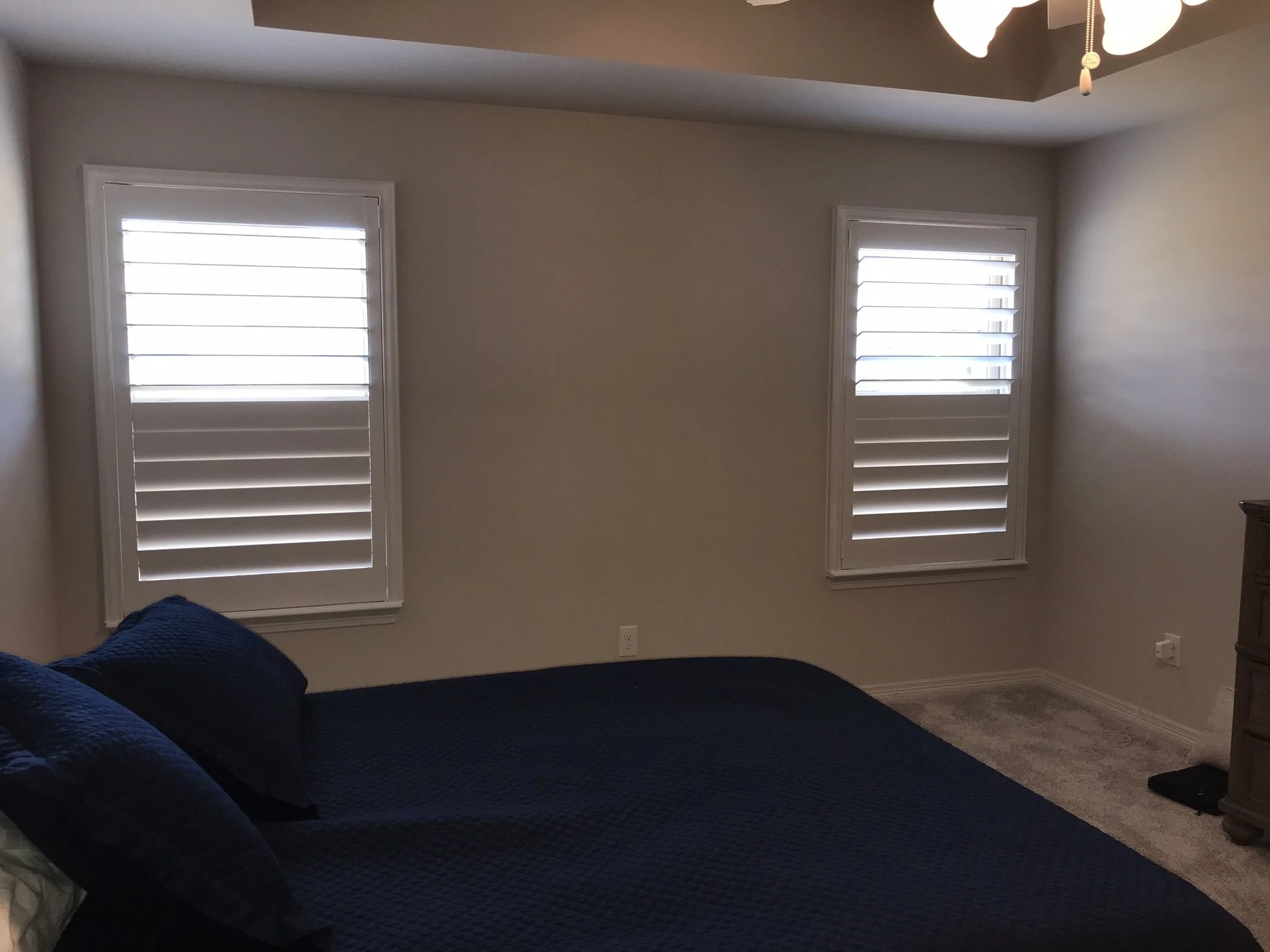 Custom wood shutter with rear tilt rod (clearview), painted white, splits at sash, no cdr.