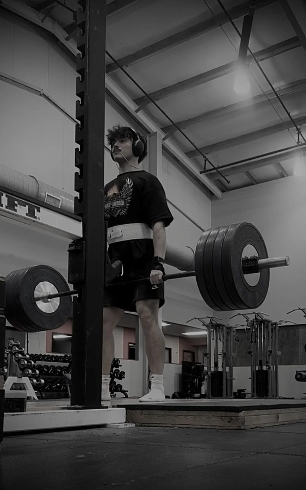 Coach Utah performing BB RDL's.