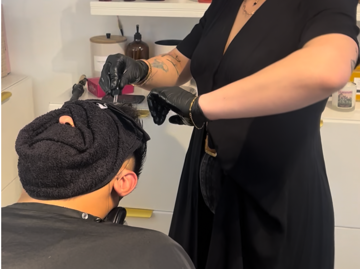 Hot towel head massage treatment for relaxation and scalp comfort