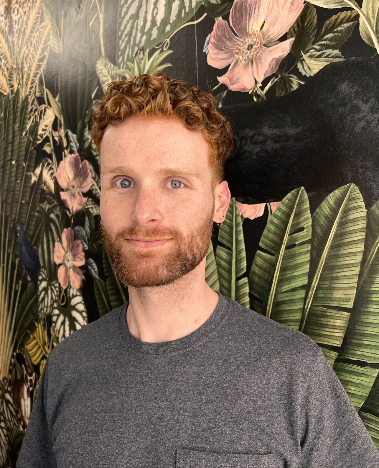 Men’s curly haircut