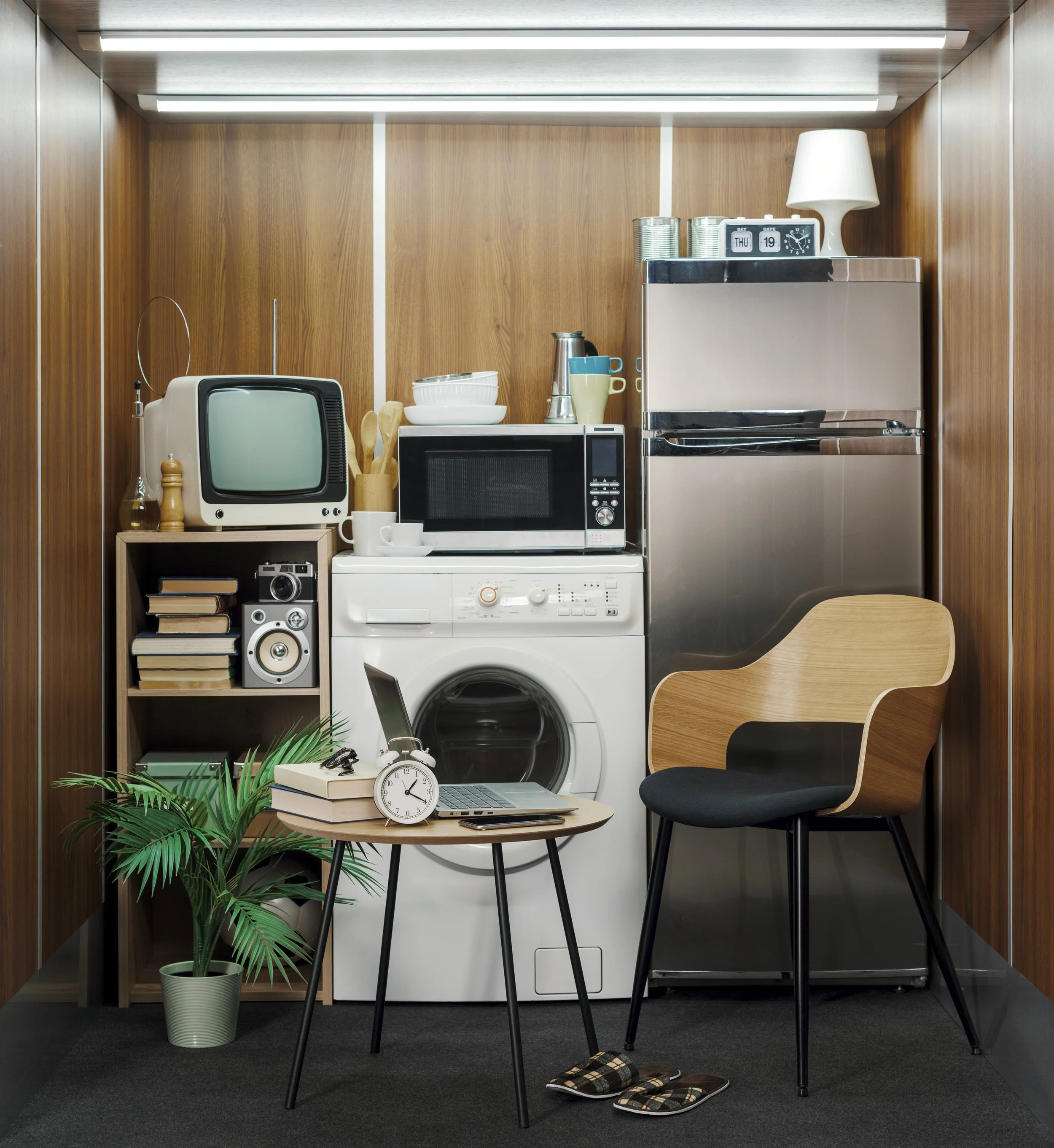 Welcome to the Under-100 Club: Micro Living Lessons From Tiny-Space Daredevils