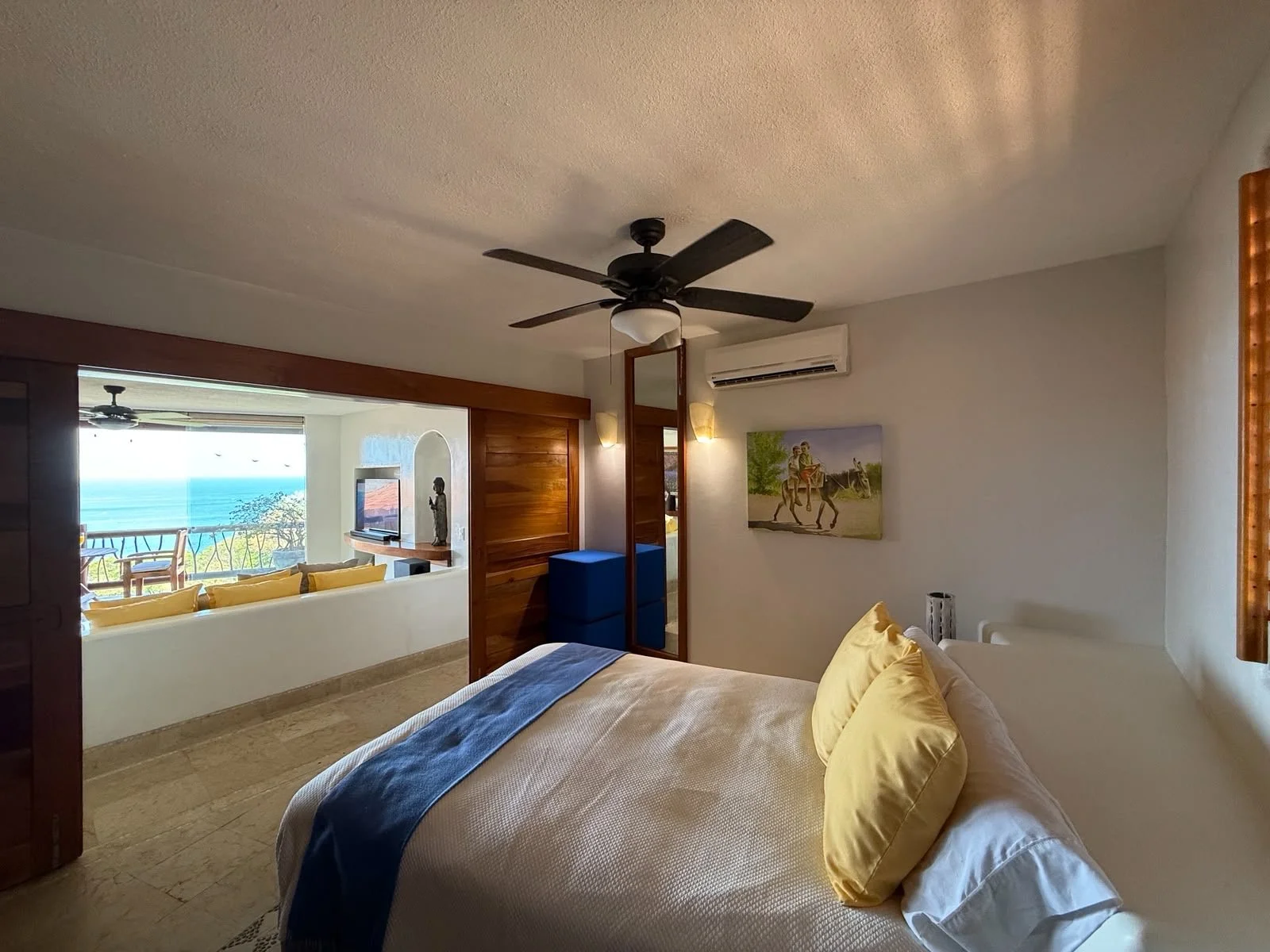 casa-que-ve-al-mar-zihuatanejo-1.JPG