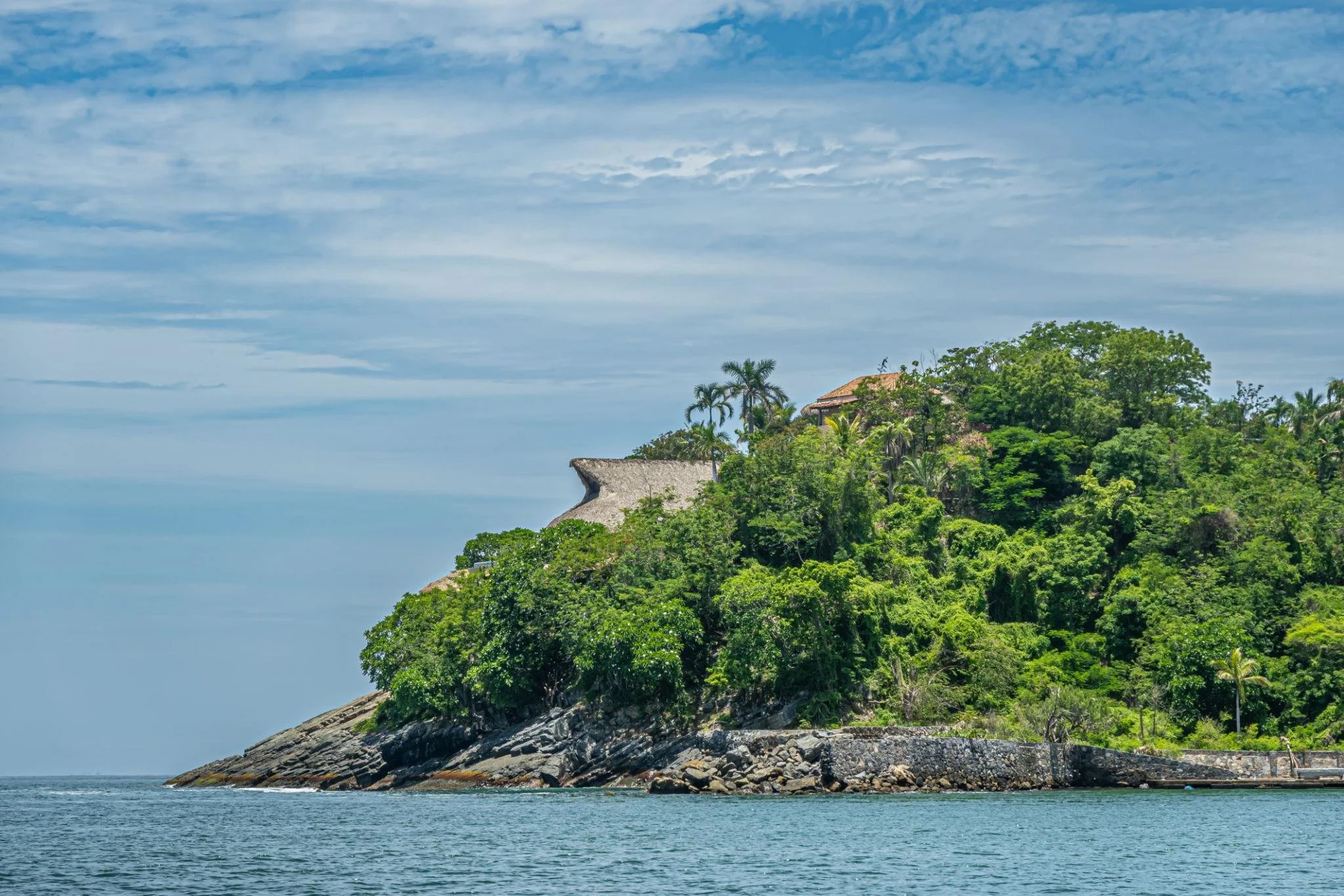 Las mejores zonas para comprar bienes raíces en Zihuatanejo: Playa La Ropa, Cerro del Vigía y más