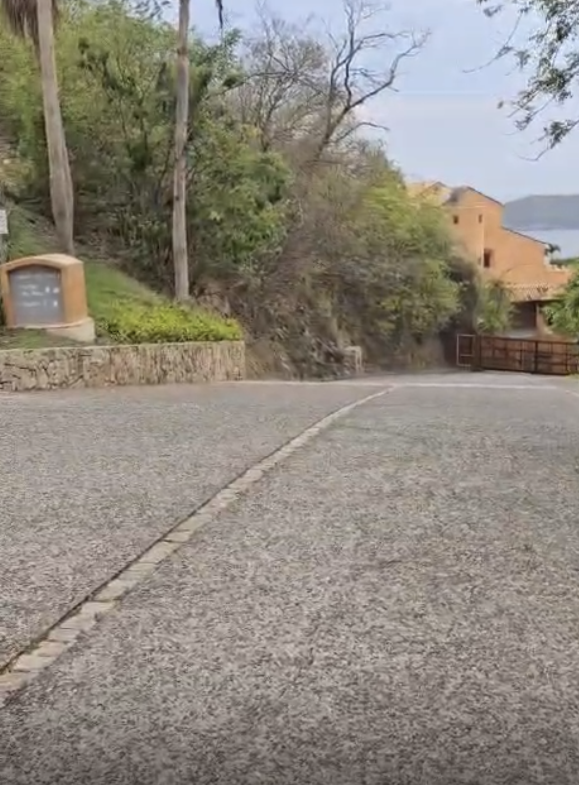 lote 3 mxn 11 cerro entrance .png