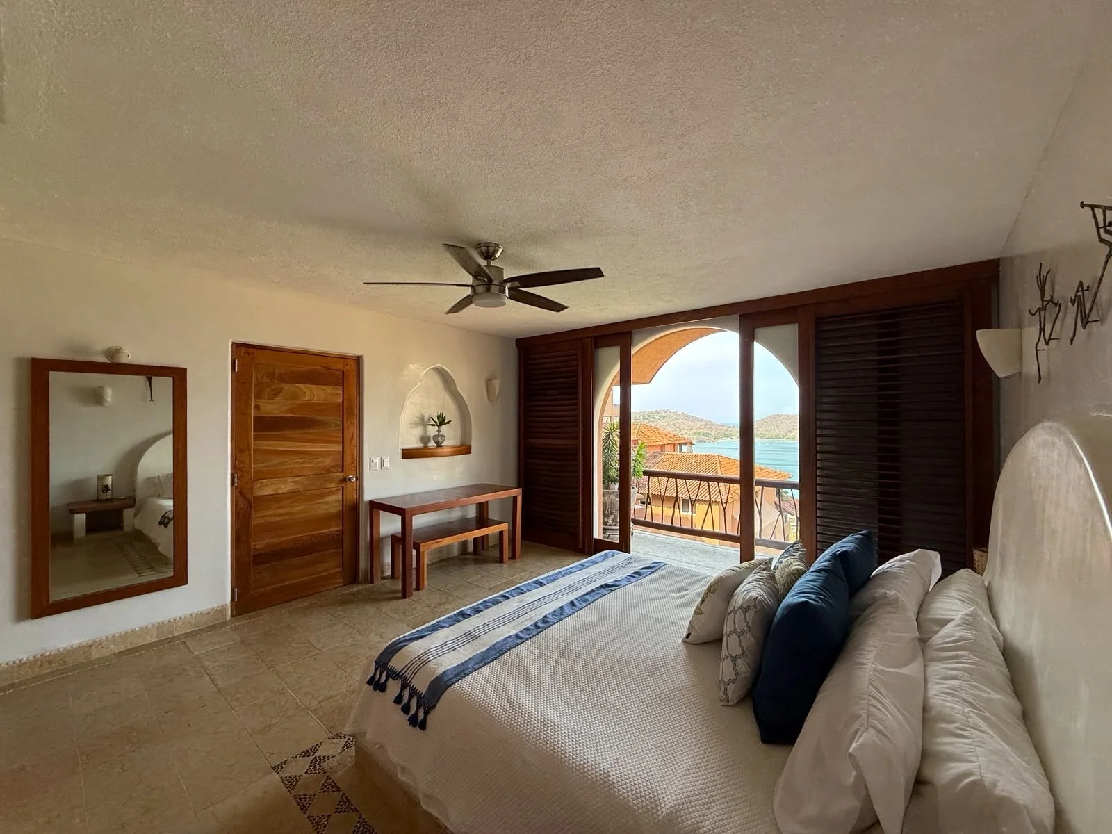 casa-que-ve-al-mar-1-zihuatanejo-6.JPG