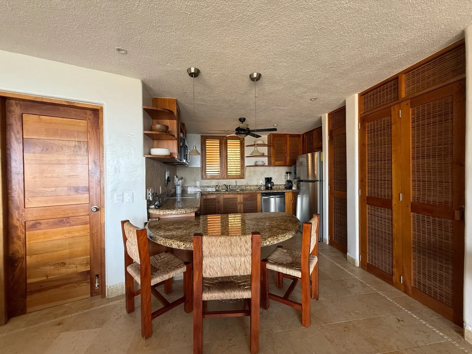 casa-que-ve-al-mar-1-zihuatanejo-11.JPG