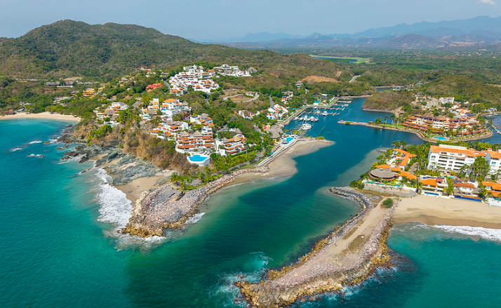 MARINA IN IXTAPA
