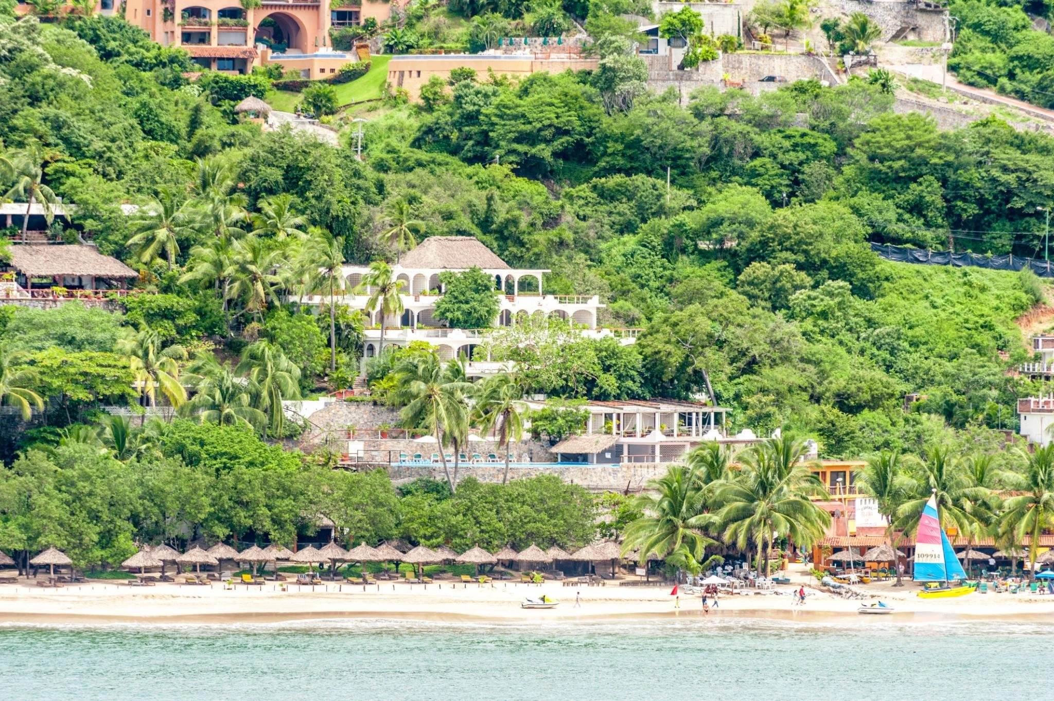 Oceanview homes and communities in Zihuatanejo