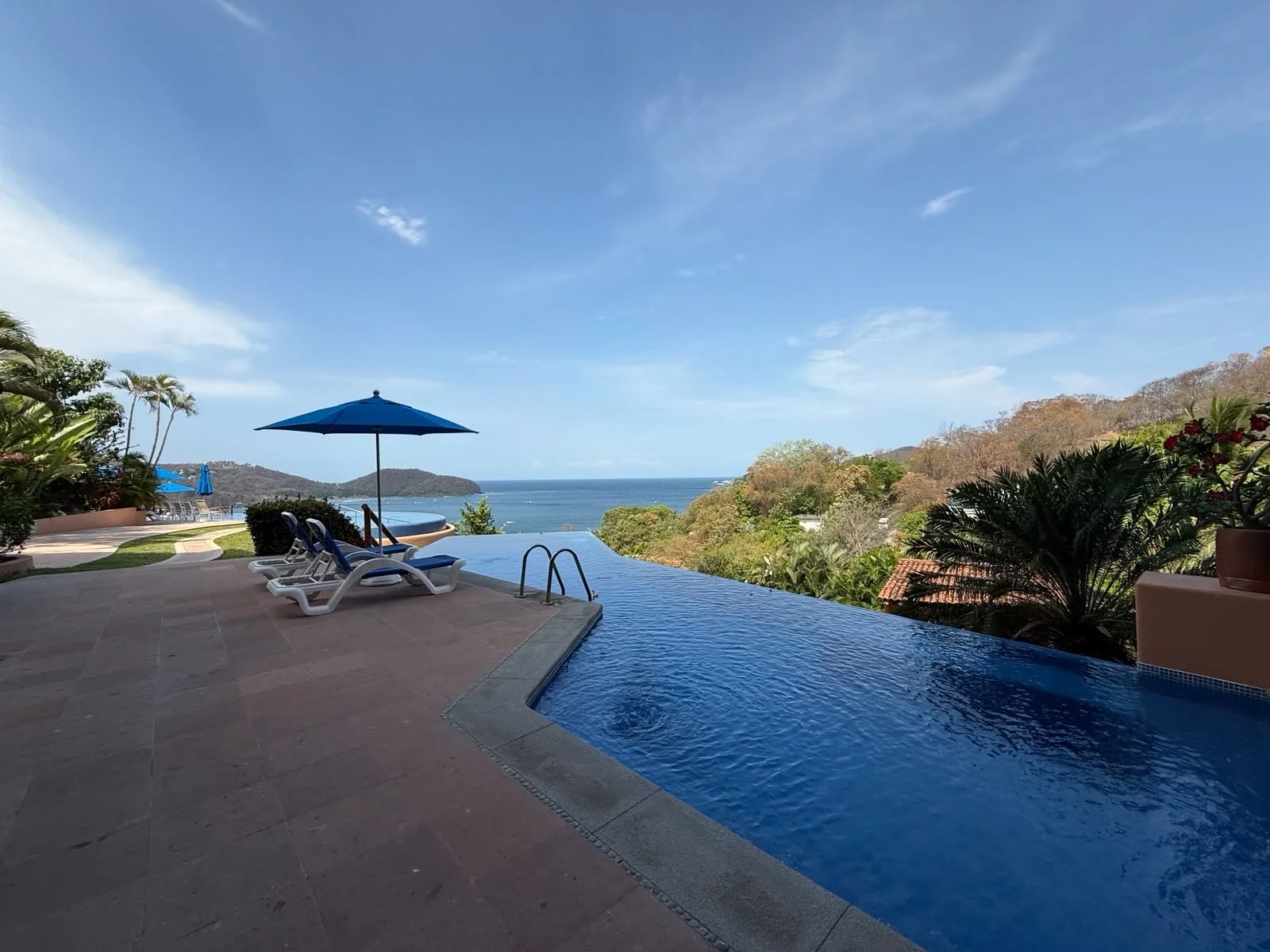 casa-que-ve-al-mar-1-zihuatanejo-3.JPG