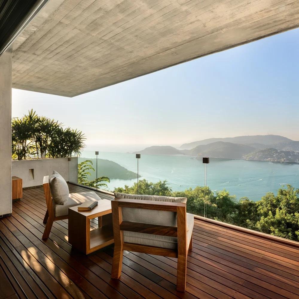 Outdoor living space overlooking the Pacific from Cerro del Vigía in Zihuatanejo.