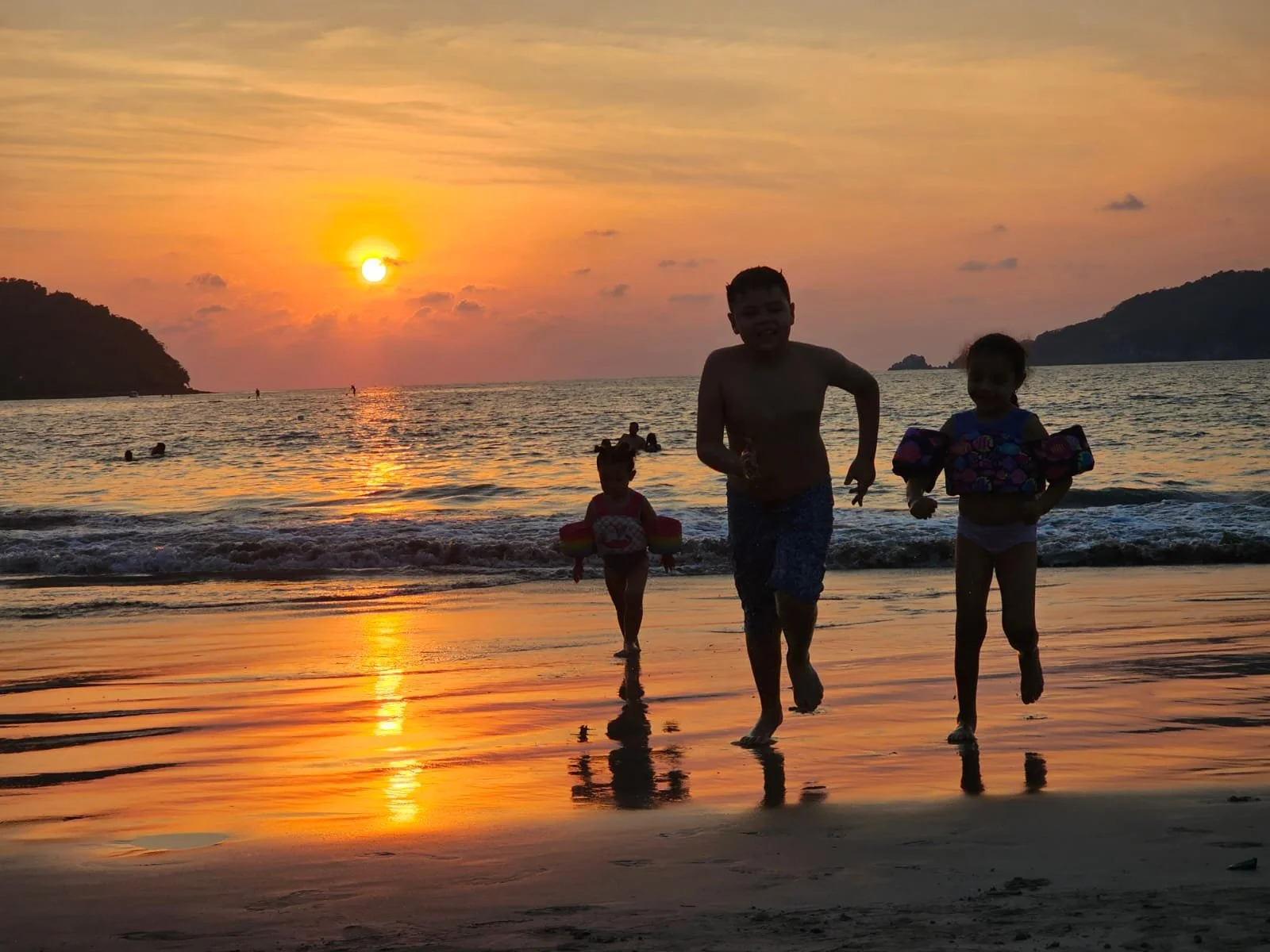 Lifestyle near Playa La Ropa in Zihuatanejo.