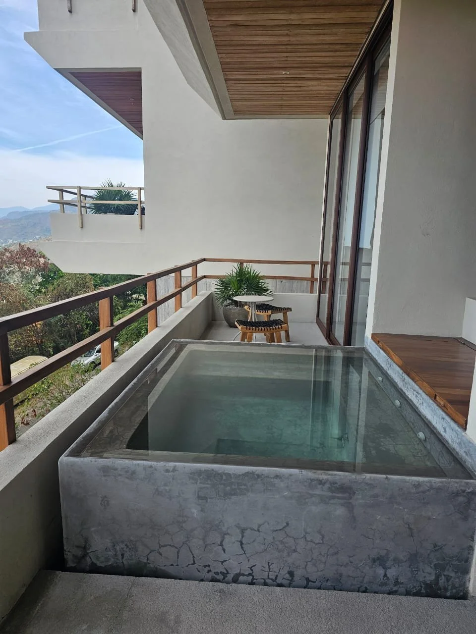 Villa-con-alberca-y-vista-al-mar-en-venta.jpg