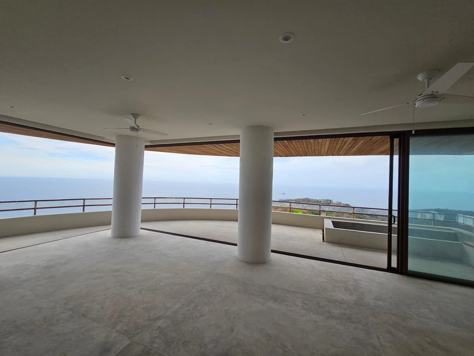 Penthouse D105 — The Emblematic Residence