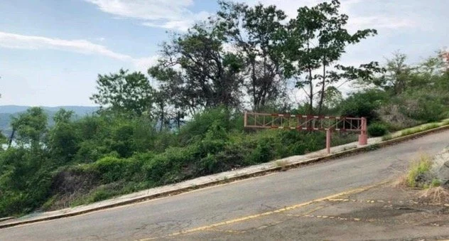 Lote 44 SM12 la ropa -1.JPG