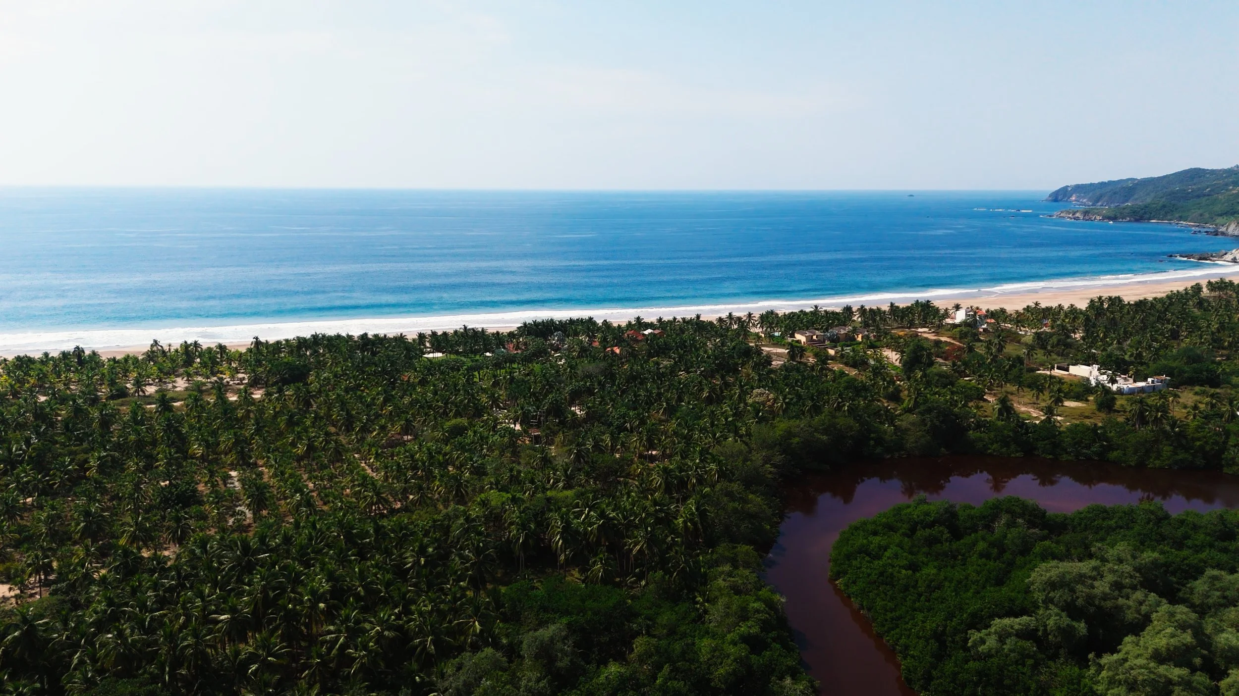 Playa Larga and the Pacific coastline near Costa Paraíso in Zihuatanejo.