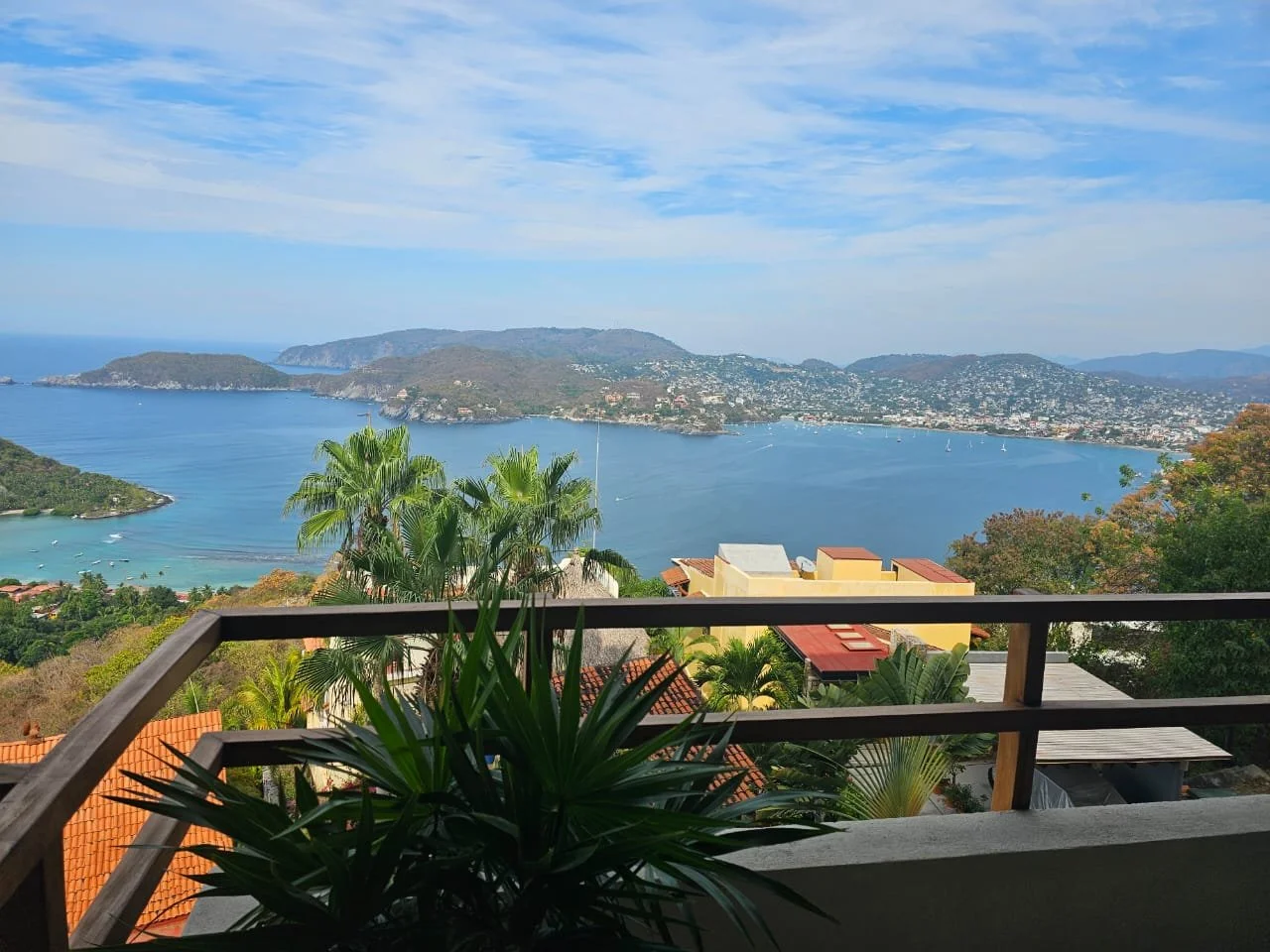 Villa-en-Venta-vista-al-mar-Zihuatanejo.jpg