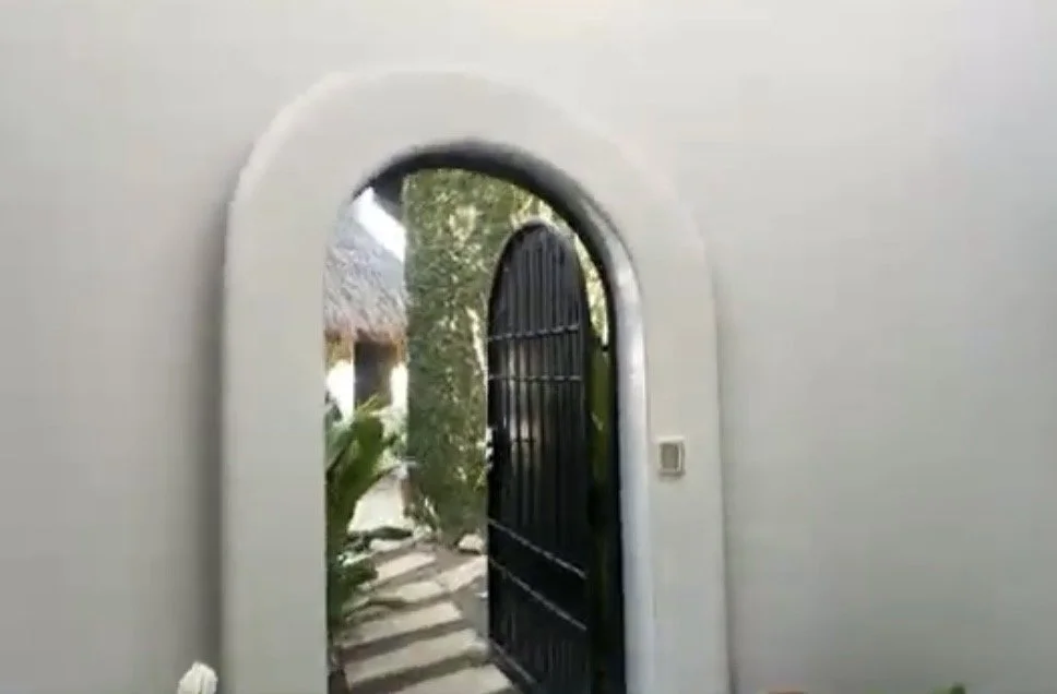 casa-al-final-de-la-calle-entrance.jpg