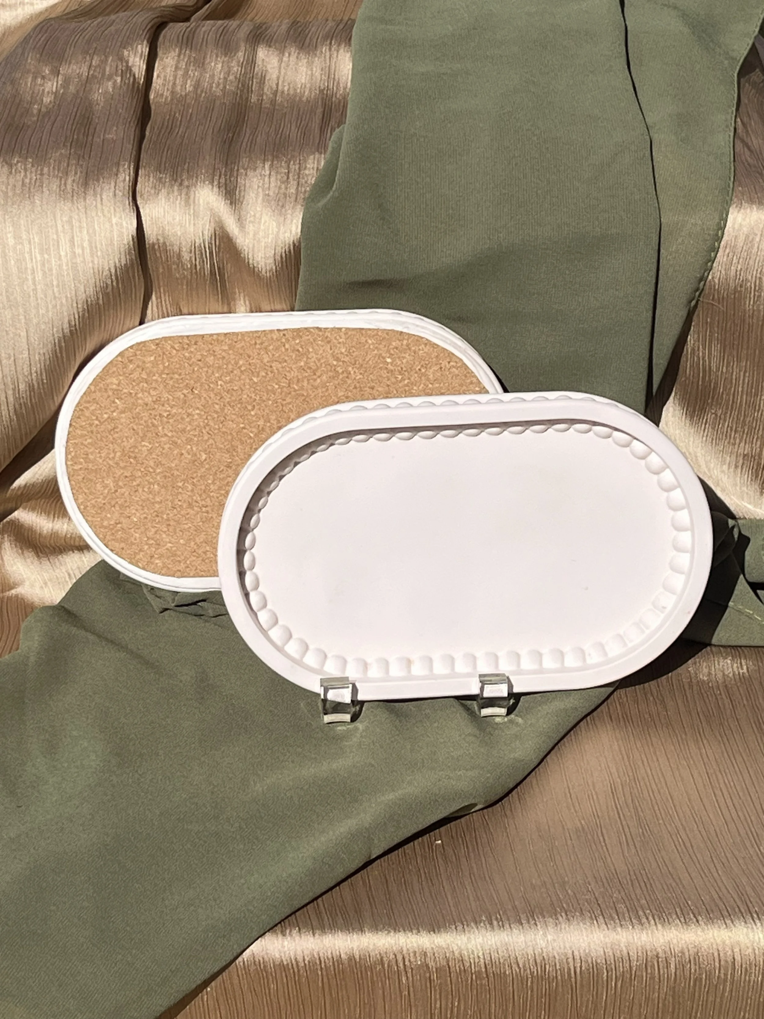 Light Beige/Pink Ceramic Dish