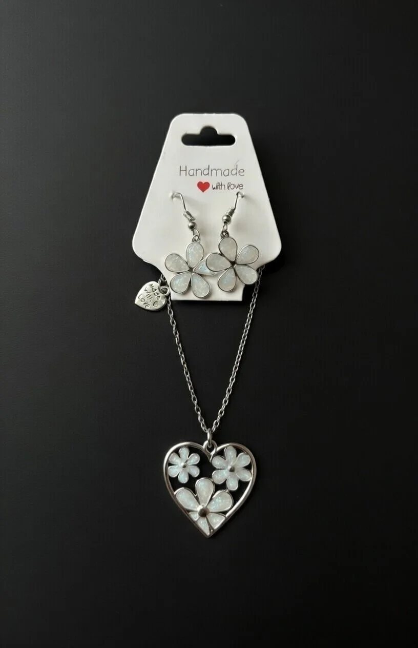 White Flower Earrings and Necklace Combo