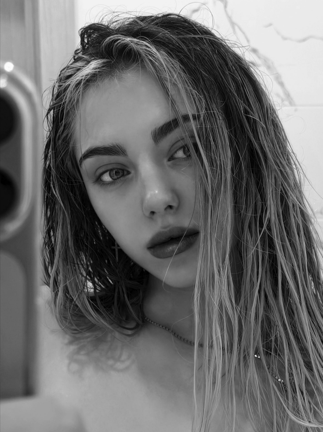 VANILOPA_SHOWER_NUDE