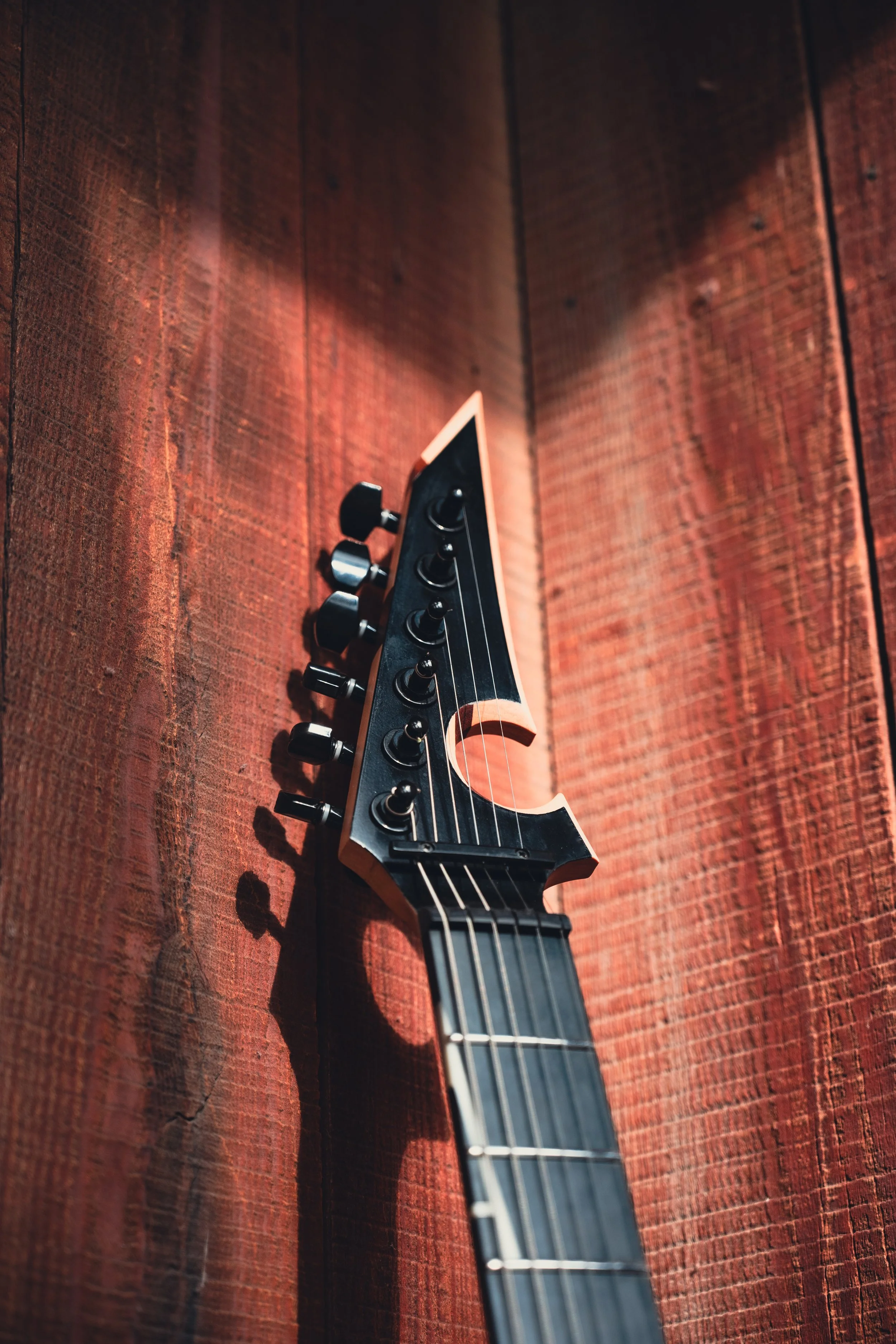 MortimerGuitarsOmni07022026_01.jpg