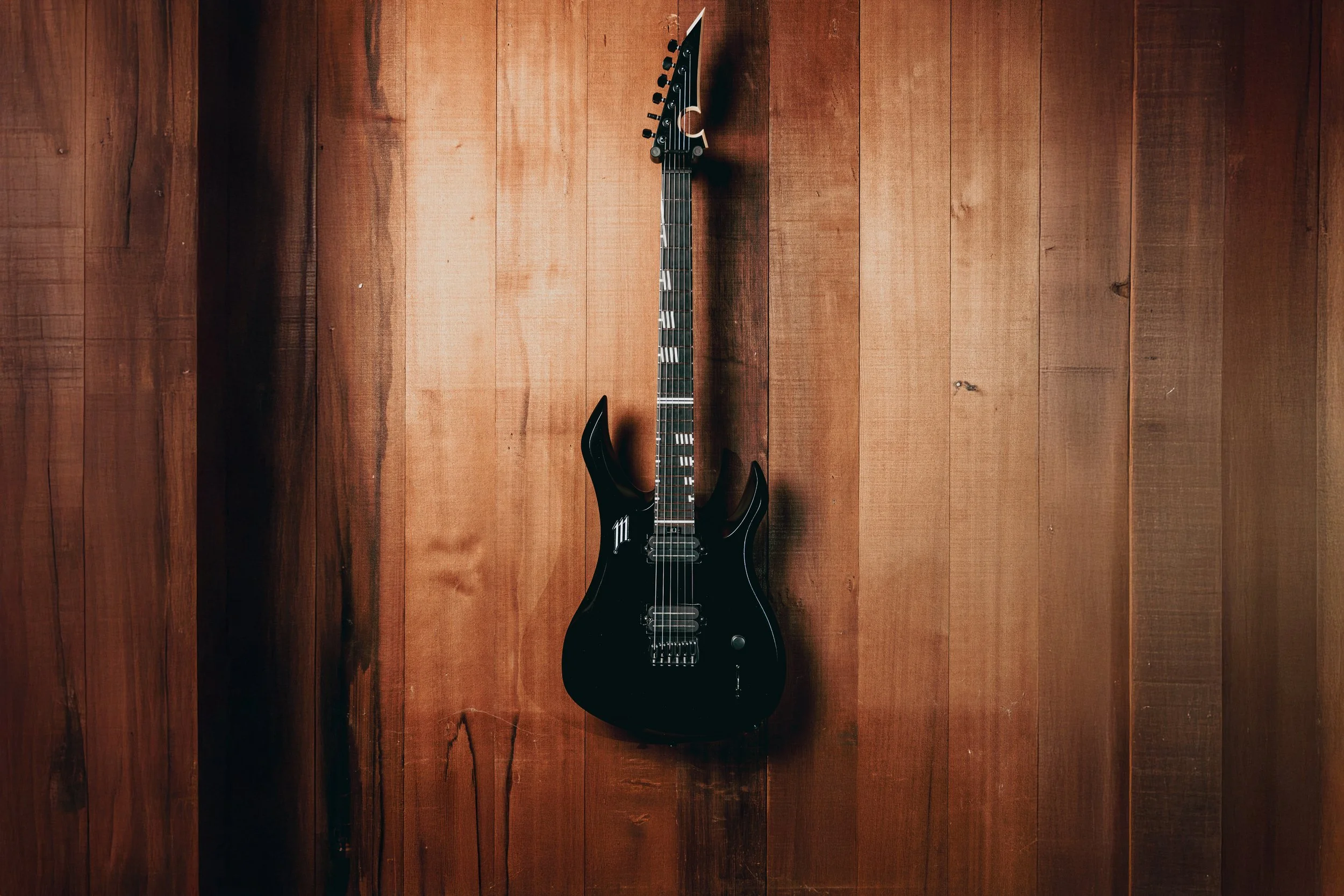 MortimerGuitarsHero08022026_01.jpg