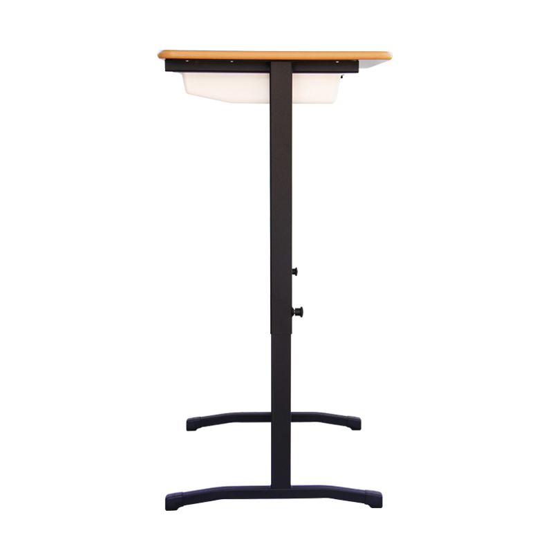 senior_desk_4.jpg