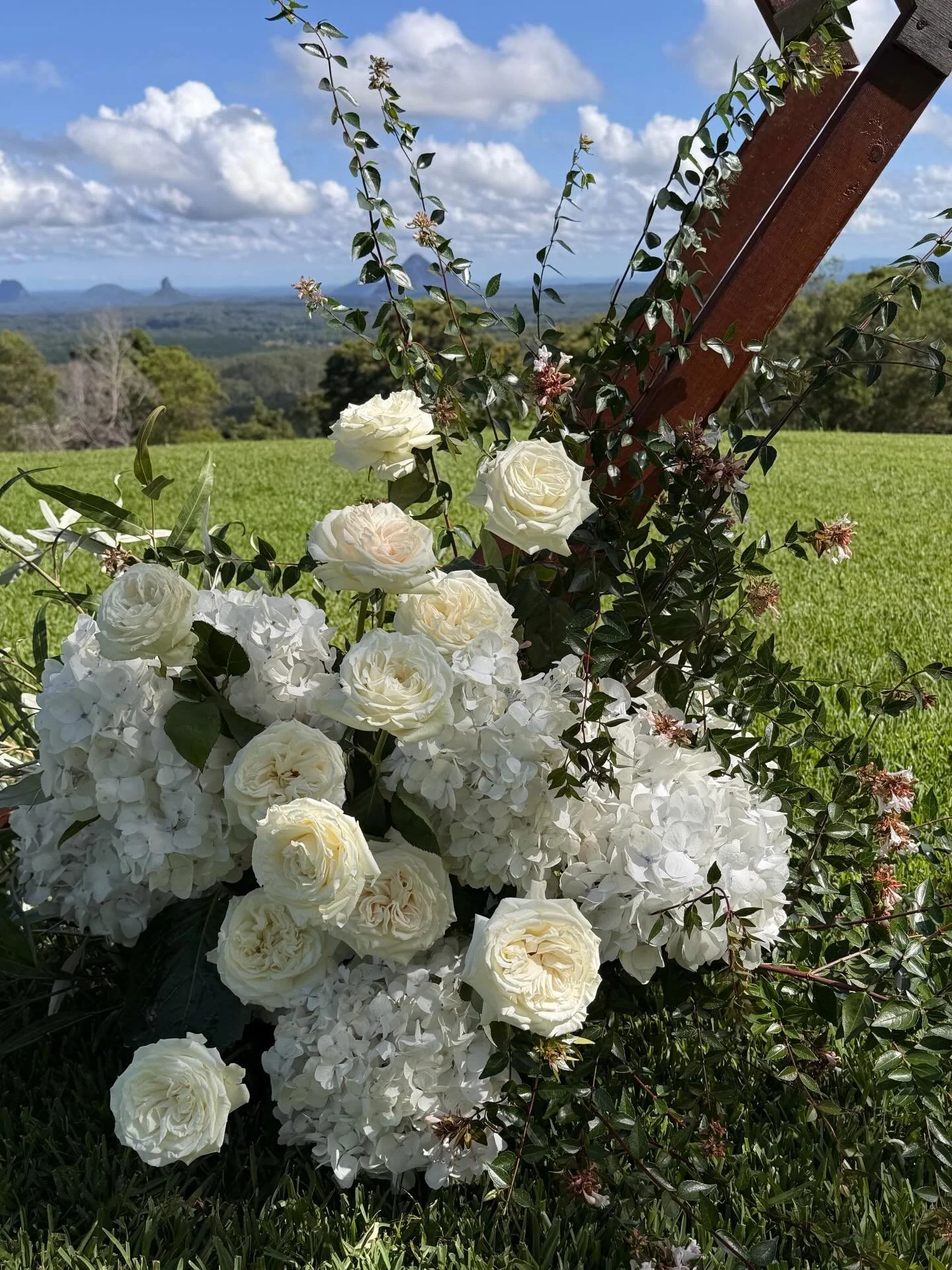 🤍 Elinor &amp; Aaron 🤍
Our first wedding back for the year and what a beautiful day it was&hellip; That view though ✨