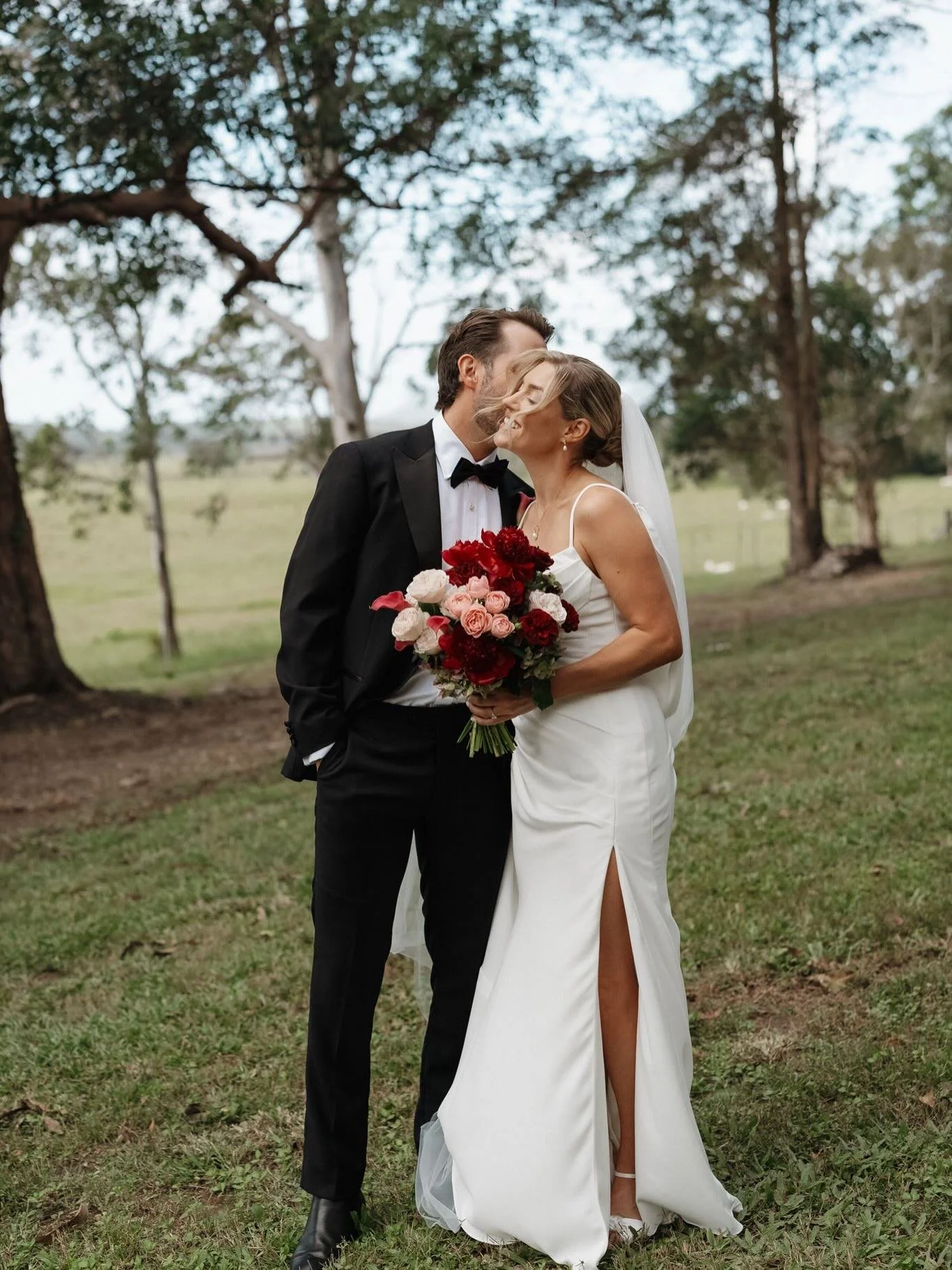 Just a few sneak peaks from Georgia &amp; Nick&rsquo;s beautiful day 🥹&hearts;️

Photography &amp; Film~ @lukemiddlemissphotography
MUA ~ @Hannah_mills_makeup_artist 
Hair stylist ~ @hayley_may_bridal
Gown ~ @whitelilycouture
Bridesmaid dresses ~ @s