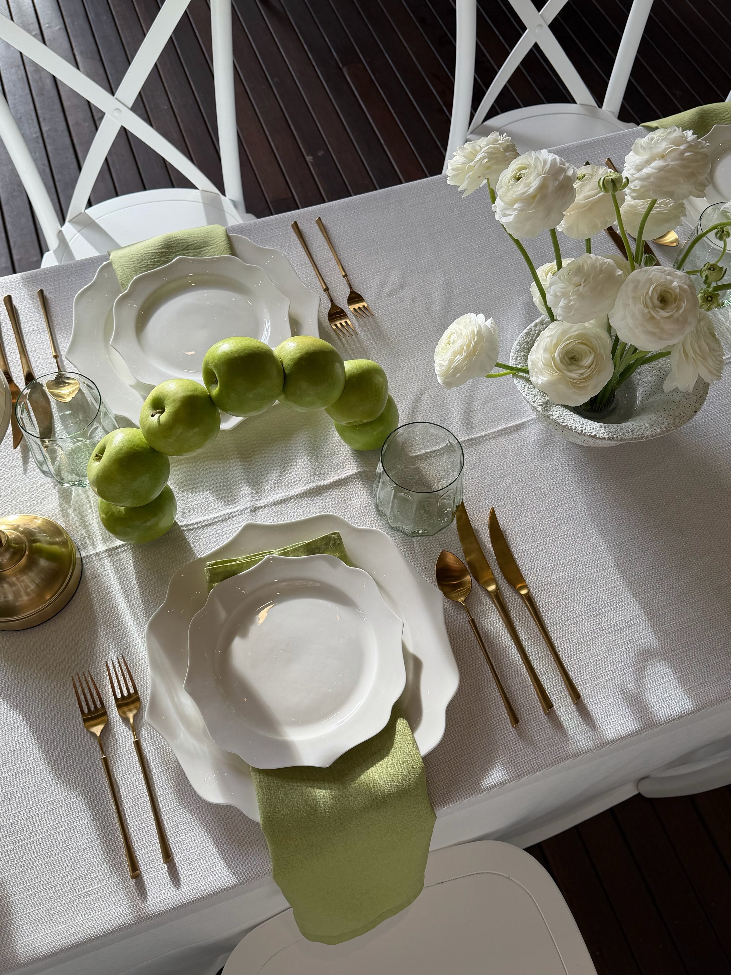 For Secrets on the Lake 🐛✨ 

Venue ~ @secretsonthelakeweddings 
Styling ~ @sunshineweddingsau 
Floral concept ~ @ohhoneyflorals 
Linens ~ @tablearteventhire